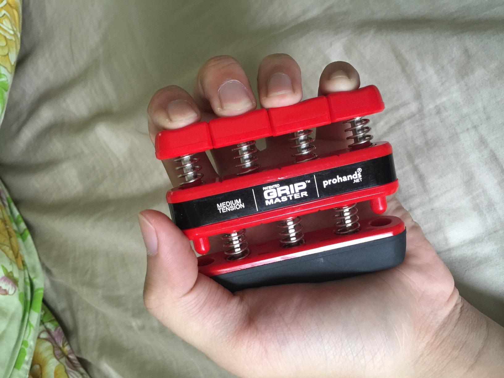 Prohands Gripmaster Hand Exerciser, Finger Exerciser (Hand Grip Strengthener), Spring-Loaded, Finger-Piston System, Isolate & Exercise Each Finger customer photo 1