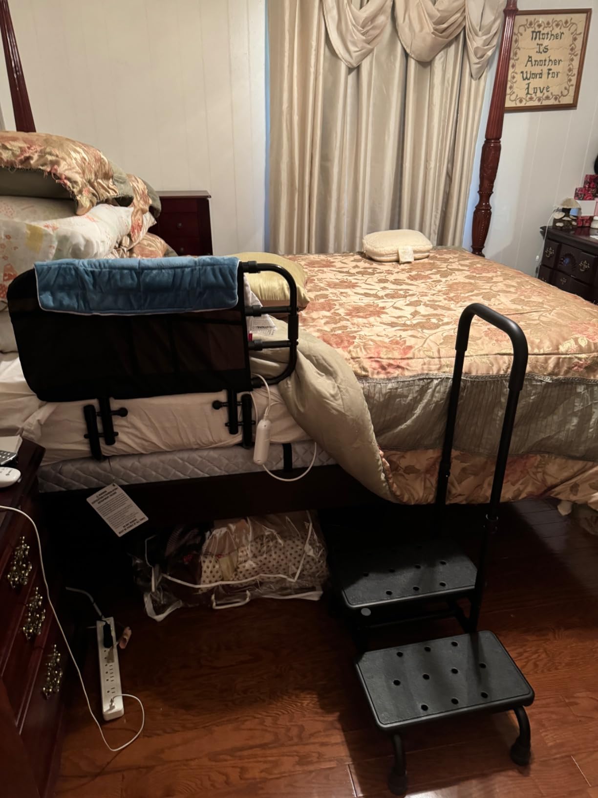 Stander EZ Adjust Bed Rail, Adjustable Senior Bedrail and Safety Assist Railing for Elderly Adults with Organizer Pouch, ASTM Safety Approved Guard-Rail, Black customer photo 2