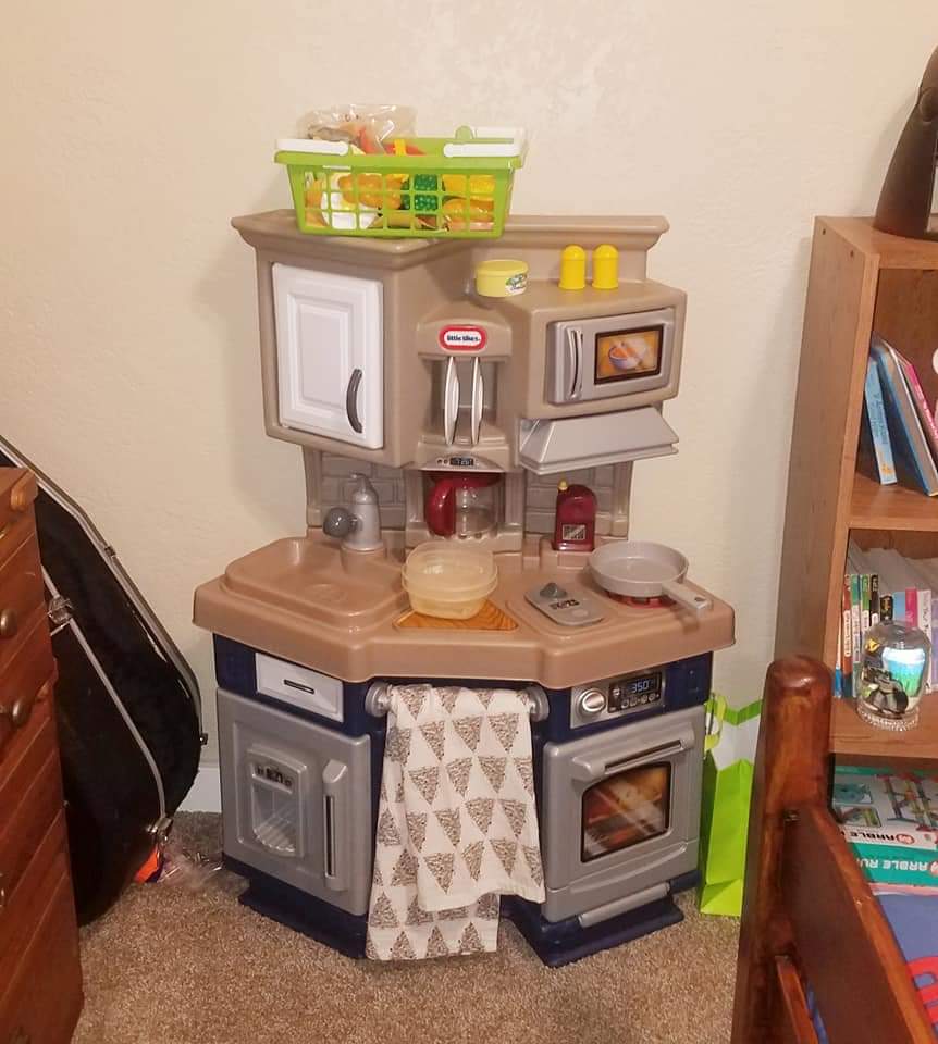 Little Tikes Super Chef Kitchen Blue & Cream, 14.00 l x 28.00 w x 40.00 h inches customer photo 1