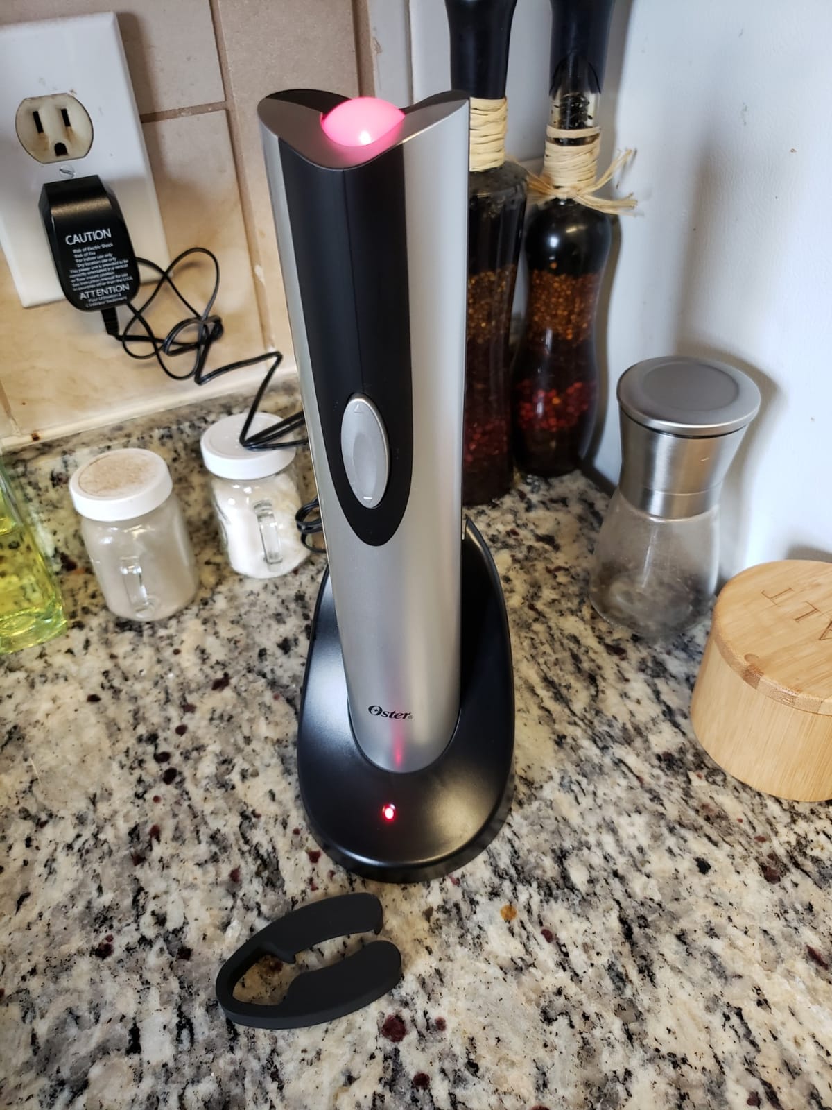Oster Cordless Electric Wine Bottle Opener with Foil Cutter, Silver customer photo 1