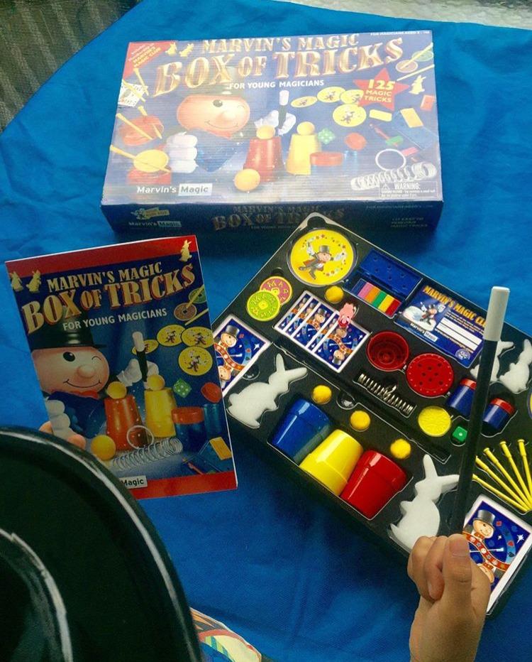 Marvin's Amazing Magic Tricks Deluxe Edition - 225 Tricks, Kids Kit, Age 6+ customer photo 1