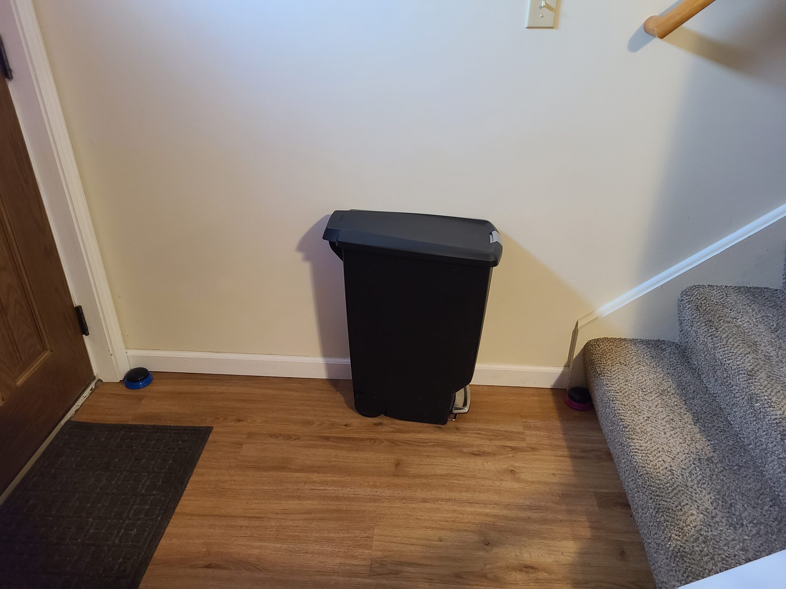 simplehuman 40 Liter / 10.6 Gallon Slim Kitchen Step Trash Can With Secure Slide Lock, Black Plastic customer photo 2