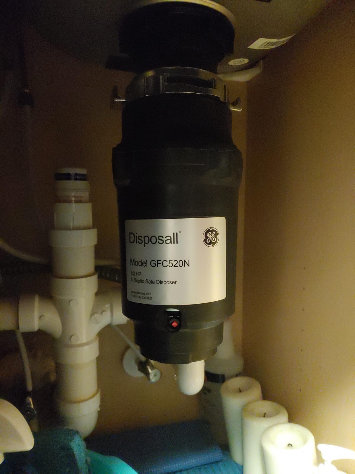 GE Disposall Continuous Feed 1/2 Horsepower Motor Garbage Disposer, Good for Grinding: Cooked Meat, Beans, & Seeds, Easy Install Kit, Non-Corded, Recommended for 2-4 Person Homes, GFC520N customer photo 1