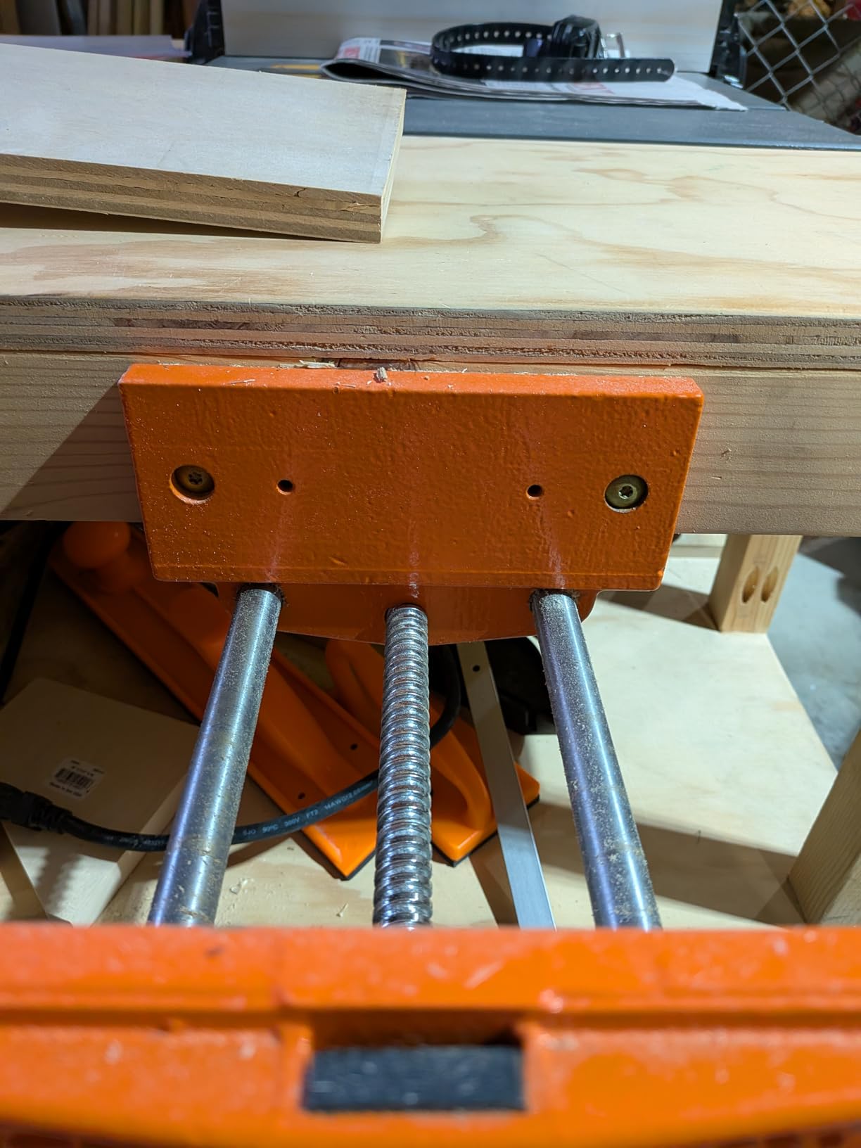 Pony Jorgensen 27091 Medium Duty Woodworker's Vise, Orange, Grey, 9-Inch By 7-Inch customer photo 2