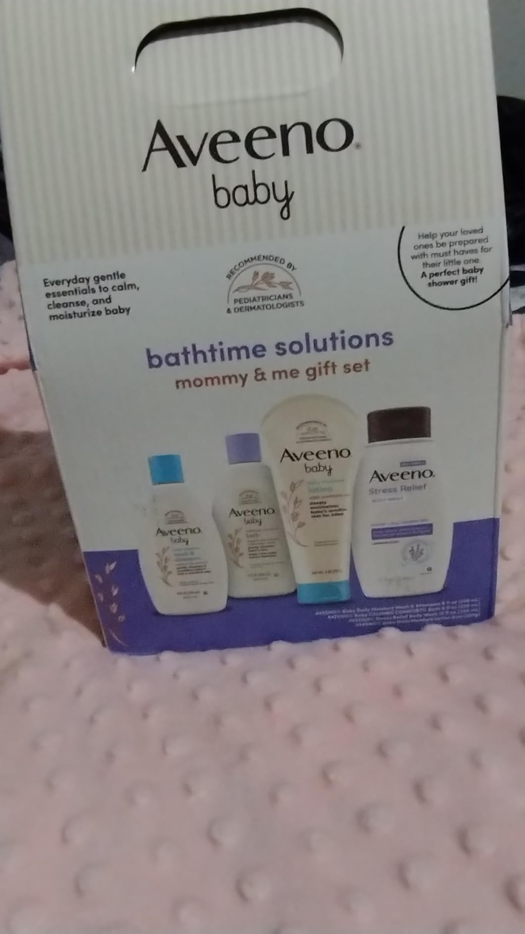 Aveeno Baby Bathtime Solutions Mommy & Me Gift Set, 4 Items customer photo 1