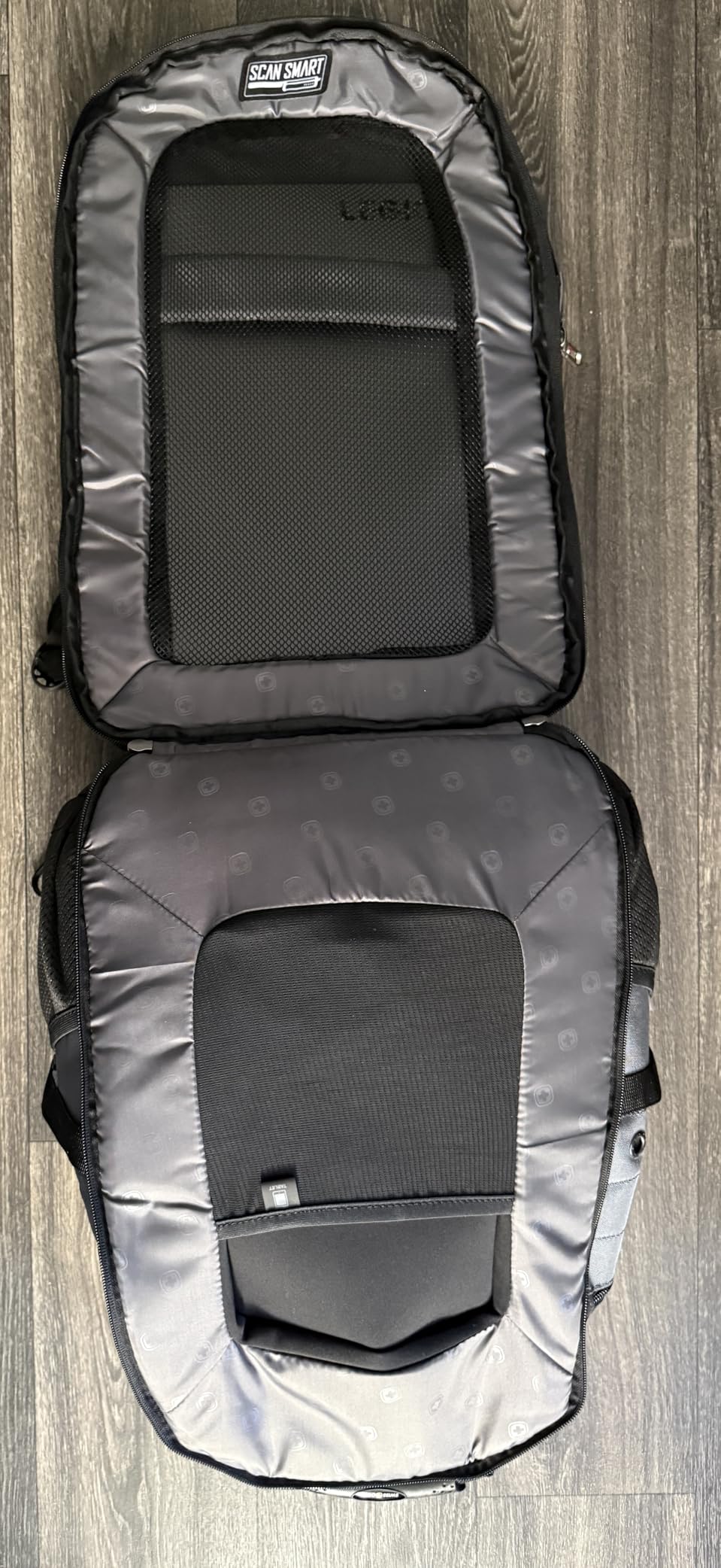 SWISSGEAR 1900 ScanSmart Laptop Backpack, Fits Most 17-Inch Laptops, TSA-Friendly Lay-Flat Design, RFID Protection, and Tablet Pocket, Black, 31L, 18.5-Inch customer photo 2
