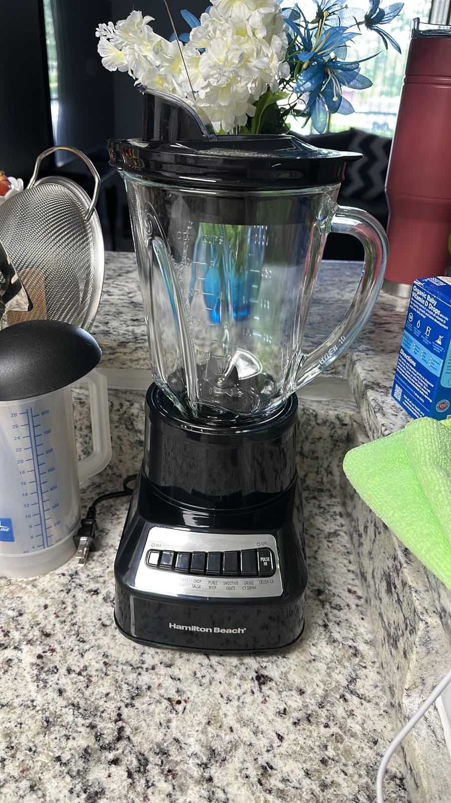 Hamilton Beach Wave Crusher Blender For Smoothies With 40 Oz Glass Jar and 14 Functions, Ice Sabre Blades & 700 Watts for Consistently Smooth Results, Black + Stainless Steel (54221) customer photo 2