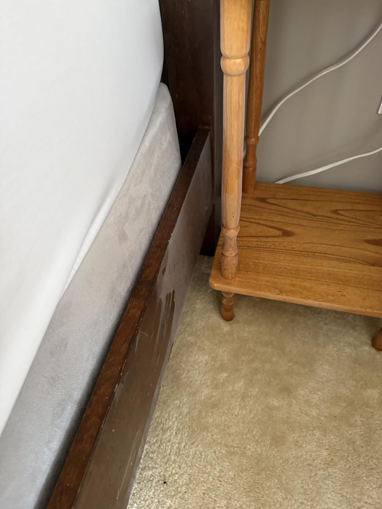 Vicks Filter-Free Ultrasonic Humidifier for Bedroom or Nursery 1.2 Gal Tank customer photo 2