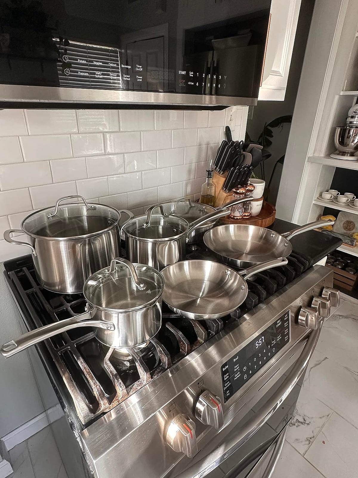 Calphalon Classic Stainless Steel Cookware Set, 10-Piece, Impact-Bonded Aluminum Base, Stay-Cool Handles, Oven Safe 450F, Silver customer photo 1