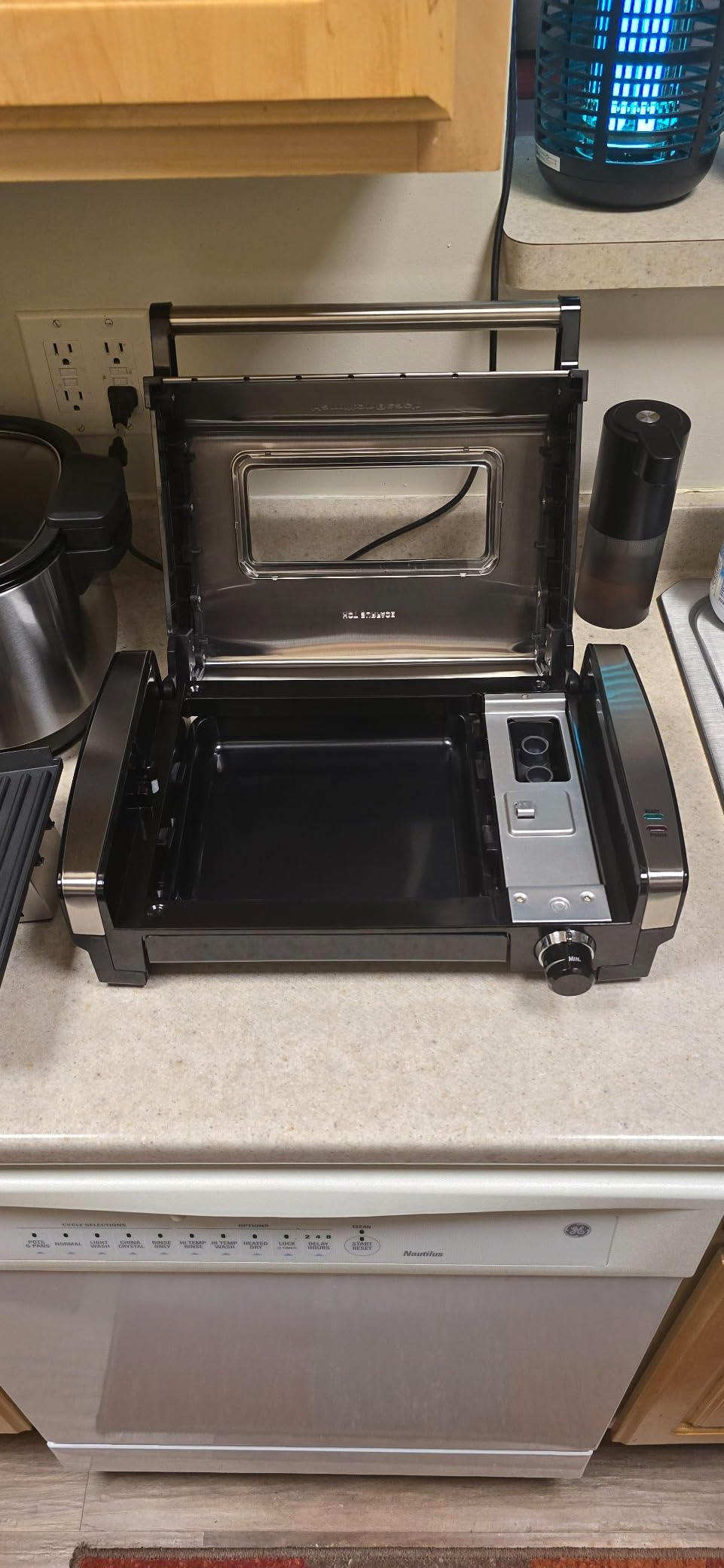 Hamilton Beach Electric Indoor Searing Grill With Lid & Viewing Window customer photo 1
