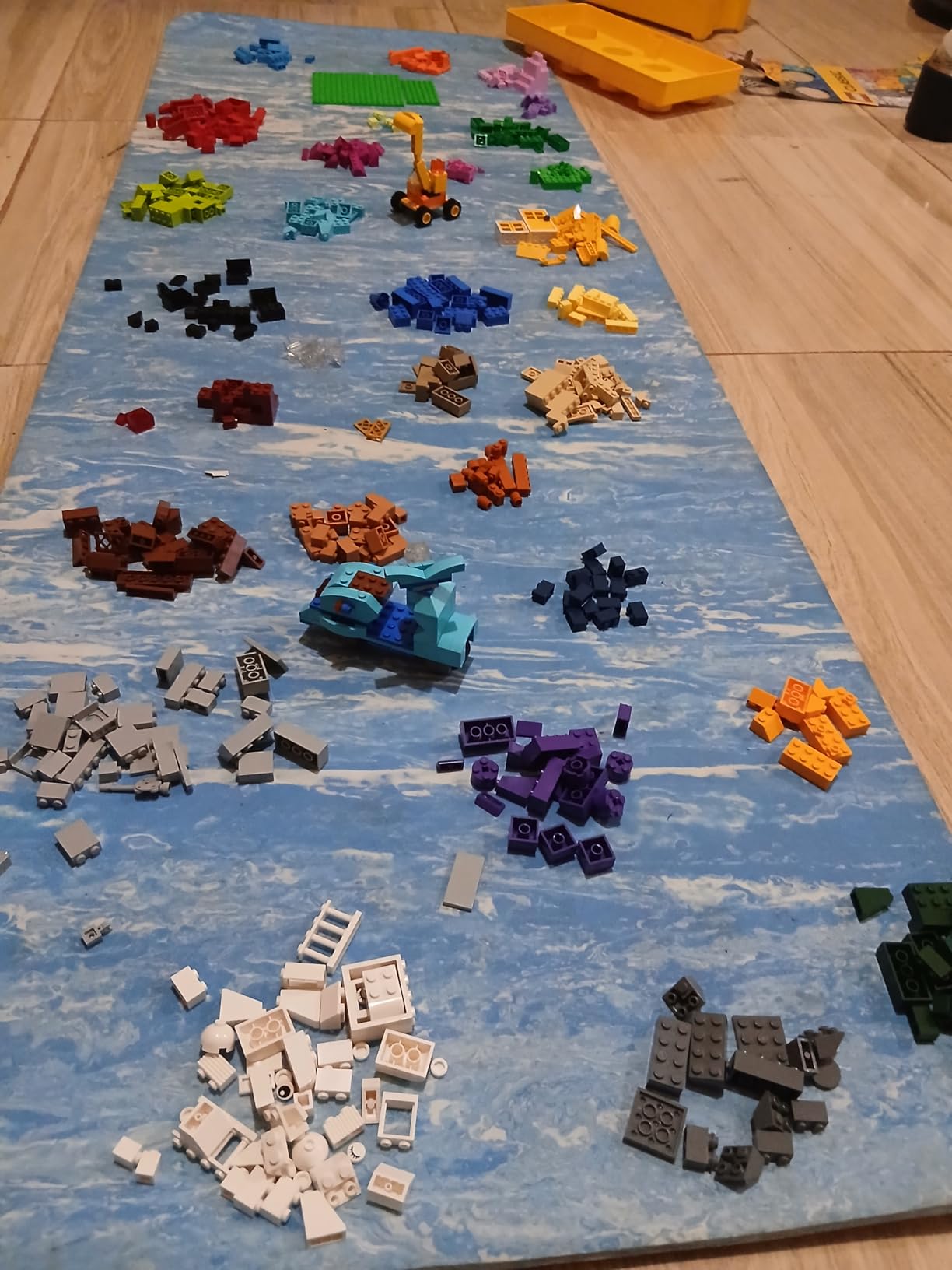 LEGO Classic Large Creative Brick Box 10698 customer photo 2