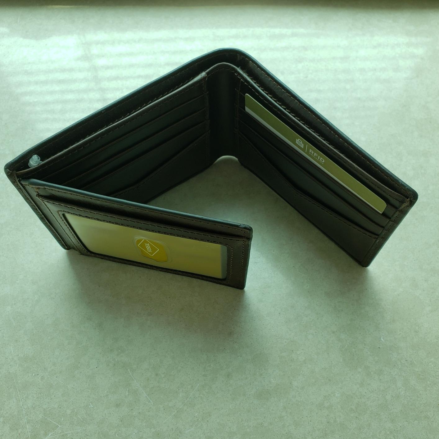 Fossil Men's Wallet, Derrick Leather RFID-Blocking Wallet, Bifold with Flip ID, Dark Brown customer photo 2