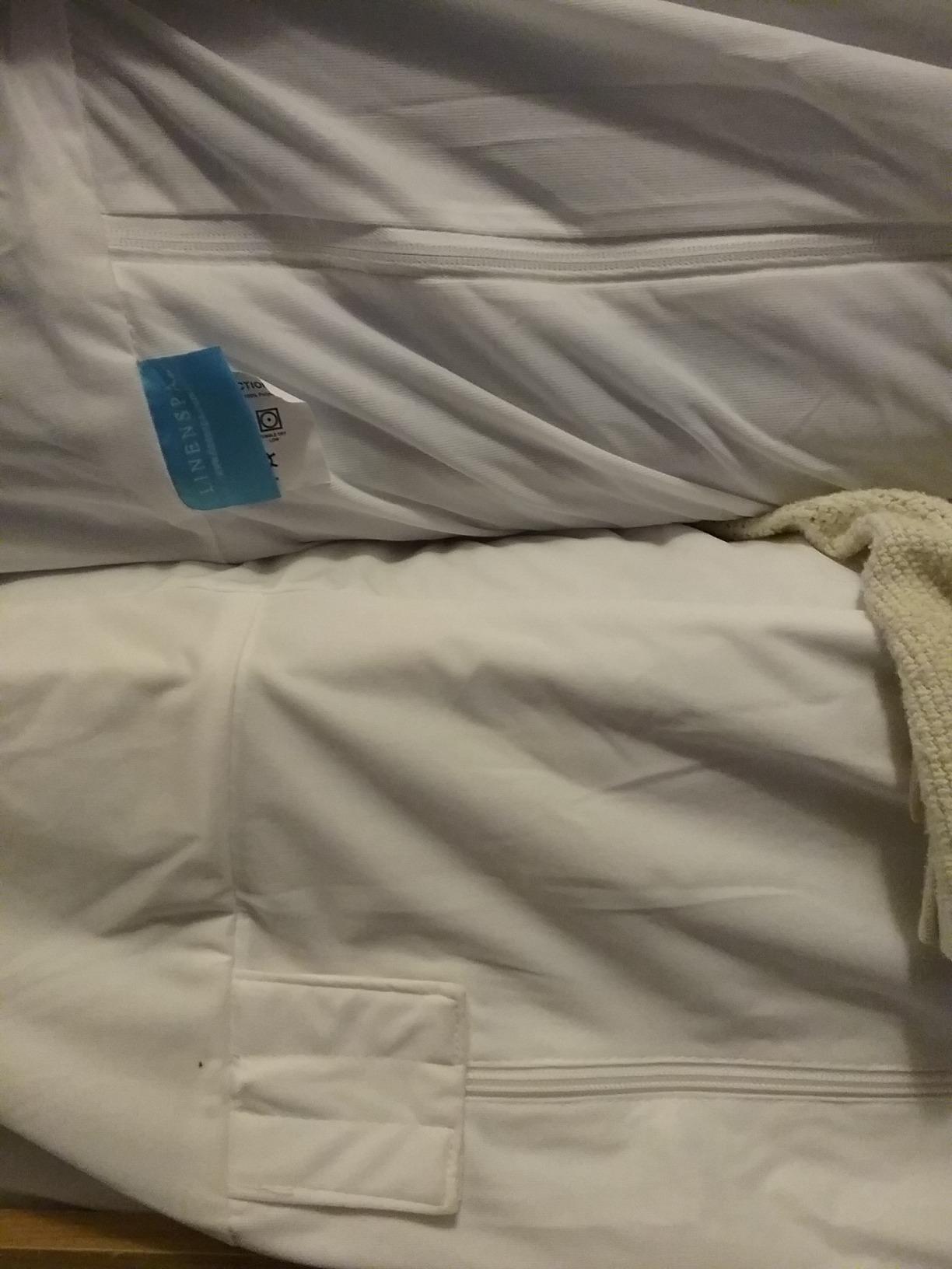 Linenspa Encasement Waterproof Mattress Protector — Zippered 360°, Queen customer photo 2