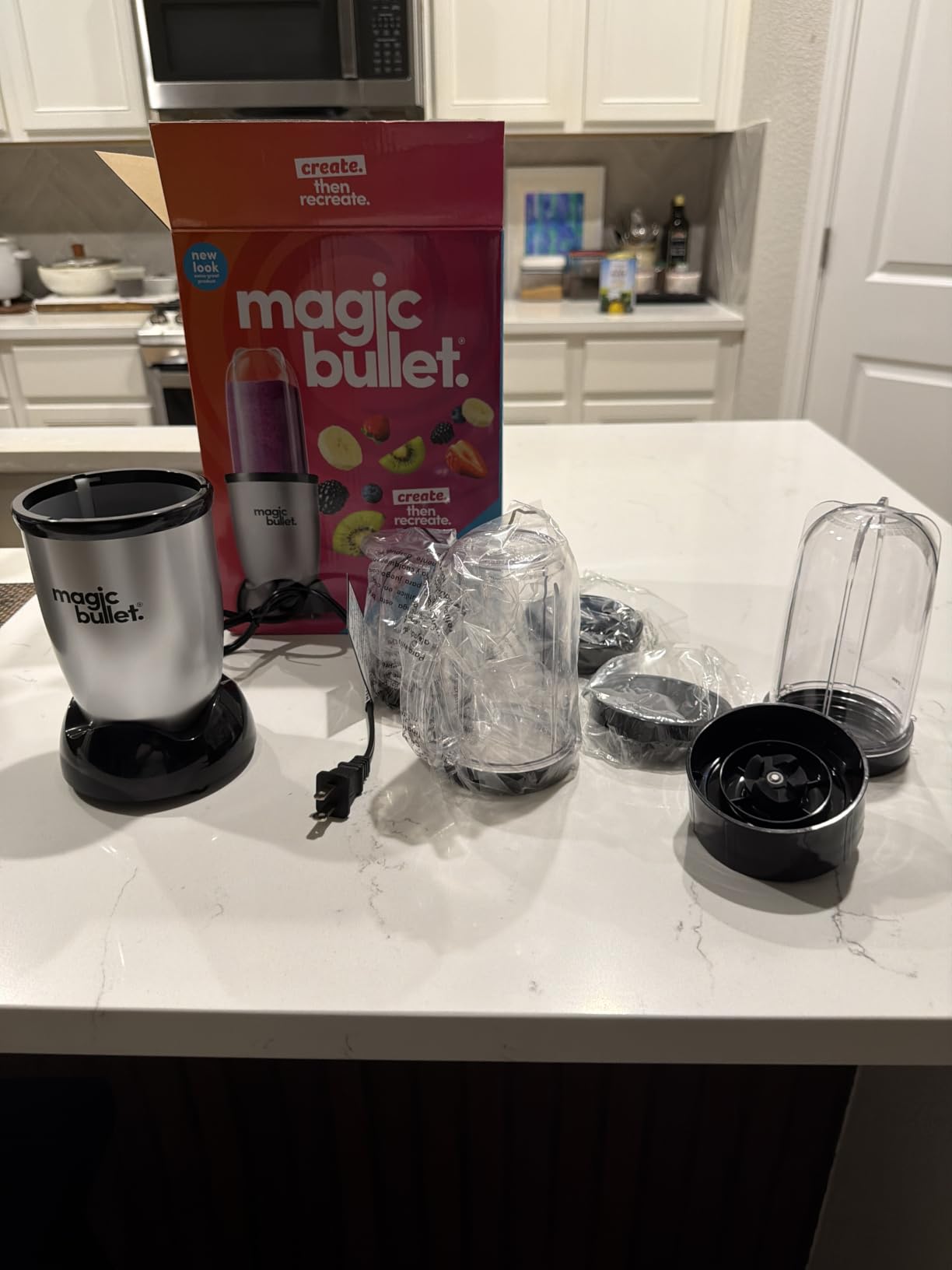 magic bullet Personal Blender for Shakes, Smoothies, Food Prep, and Frozen Blending, 22 Ounces, 250 Watt, Silver, MBR-1101 customer photo 2