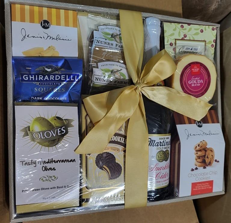California Delicious Golden State Gourmet Foods Gift Basket, 8 pound customer photo 2