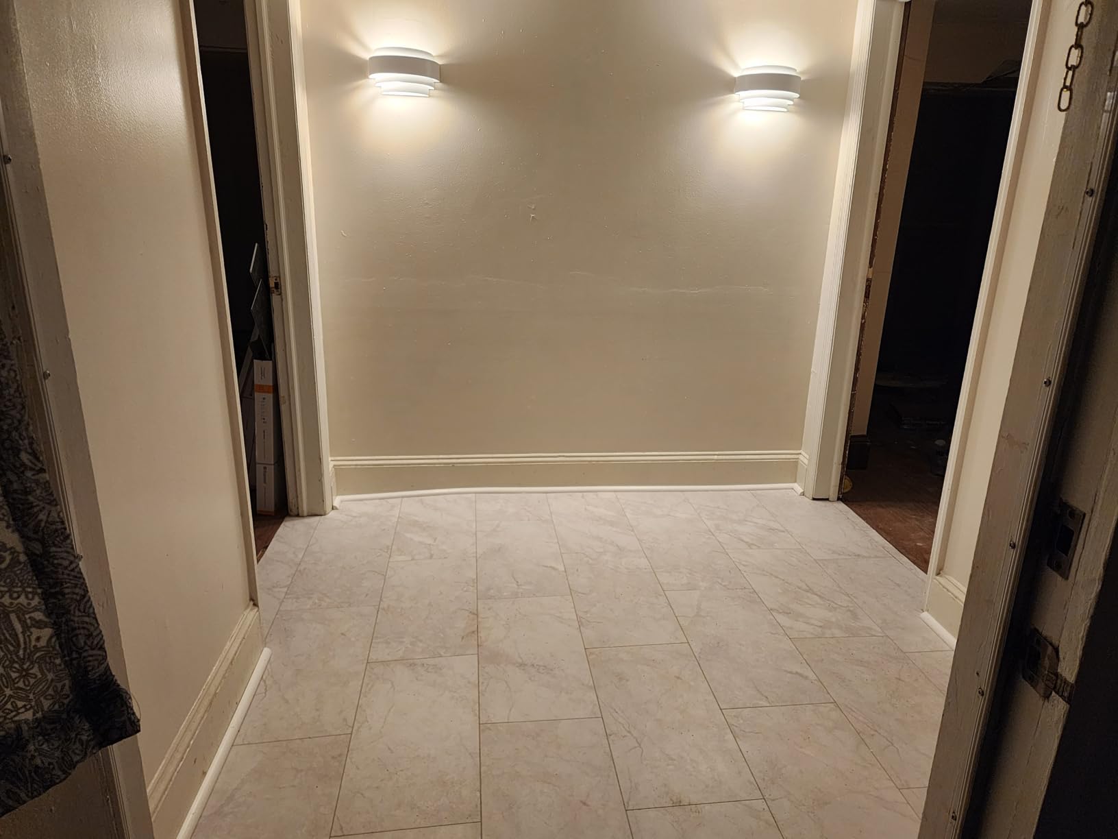 LightInTheBox Modern Wall Sconce Indoor Wall Light Fixture Half Moon Metal Wall Lamp White for Stair Hallway Home Theatre Bedroom (1PCS) customer photo 1