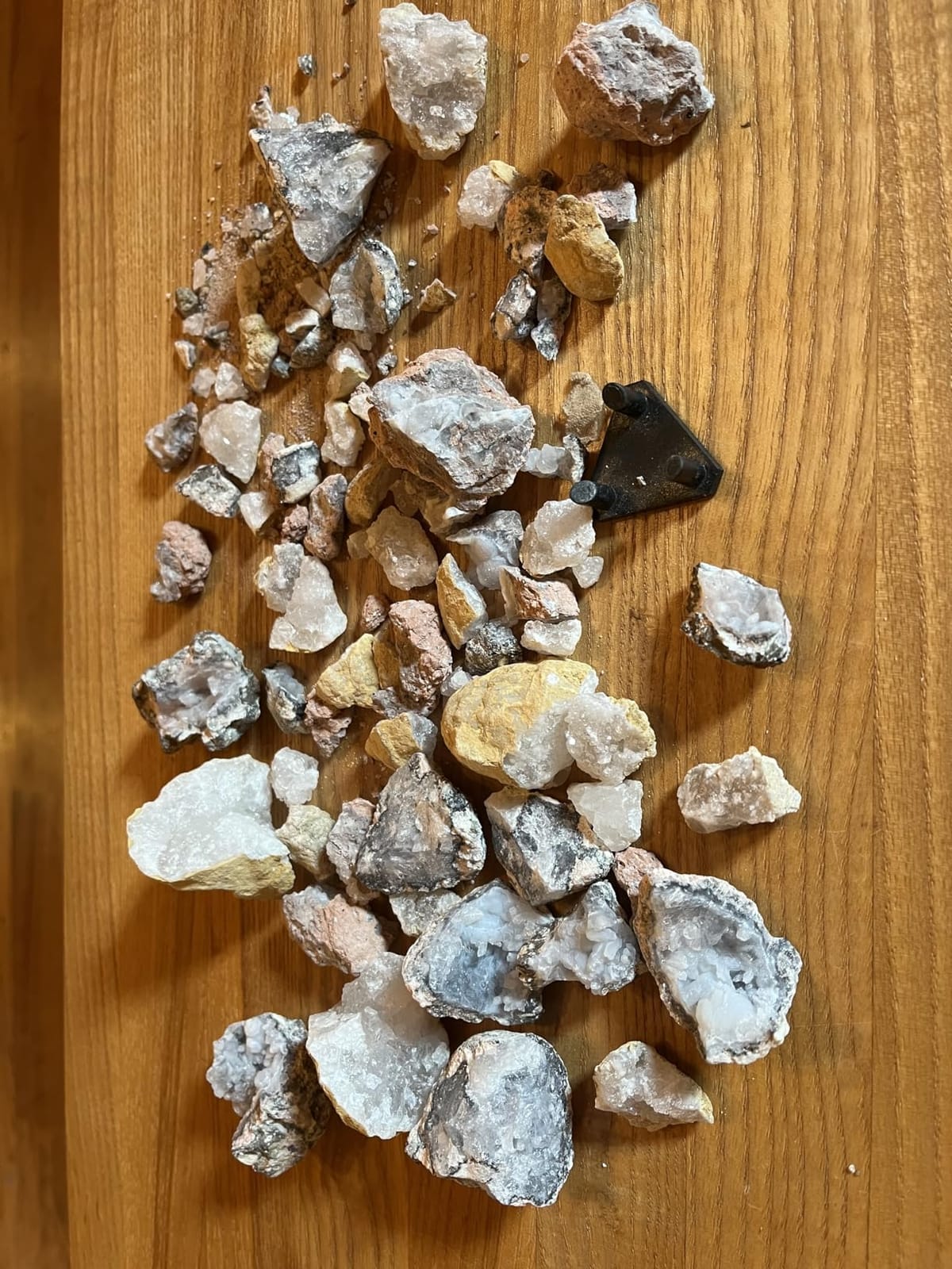 National Geographic Break Open 10 Premium Geodes for Kids Ages 8-12 | Safety Goggles, Real Crystal Geodes, Geology Science Kit, Break Your Own Geodes, STEM Activity, Birthday Gift customer photo 2