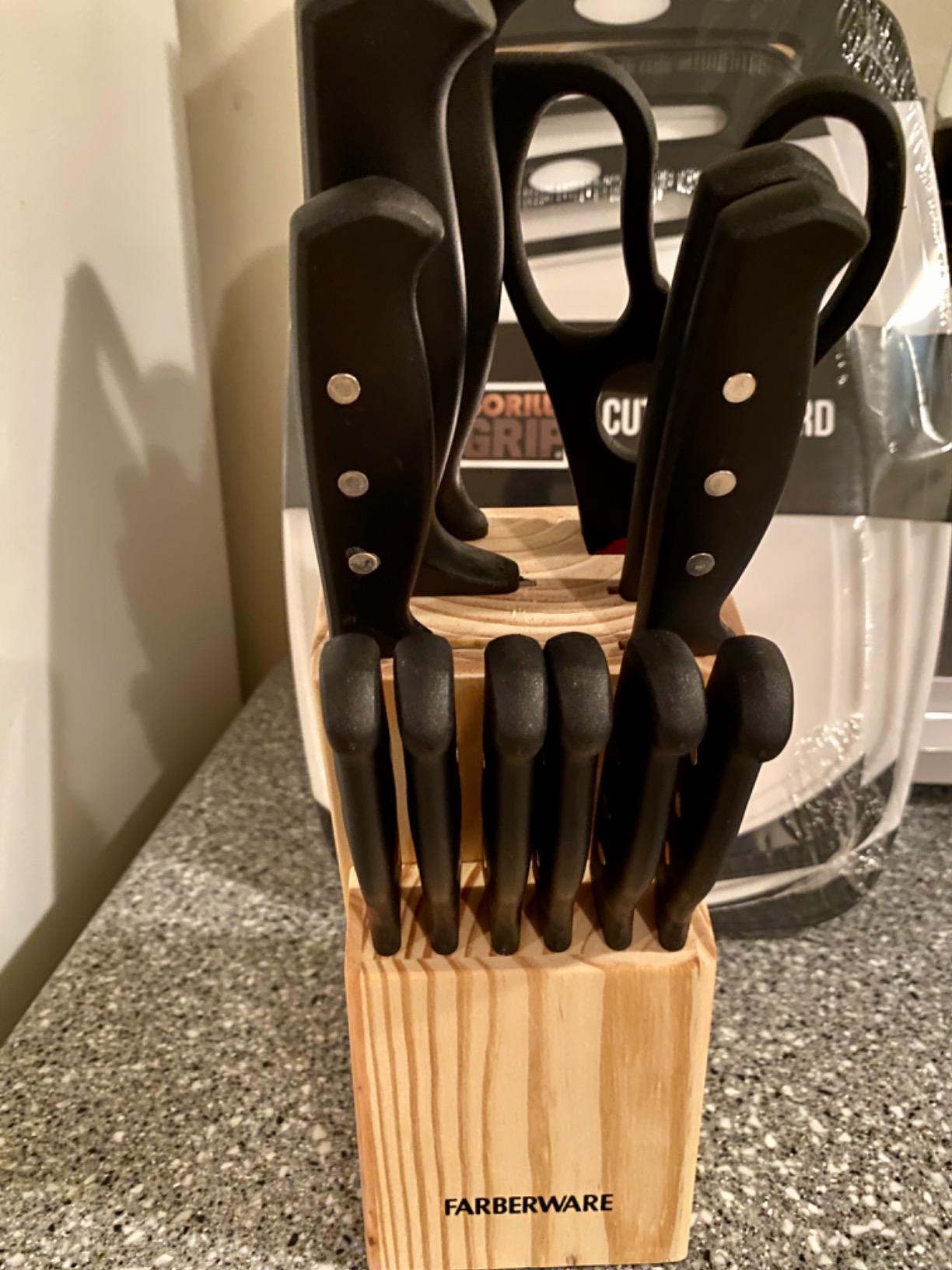 Farberware 22-Piece Kitchen Knife Block Set, High Carbon Stainless Steel customer photo 1