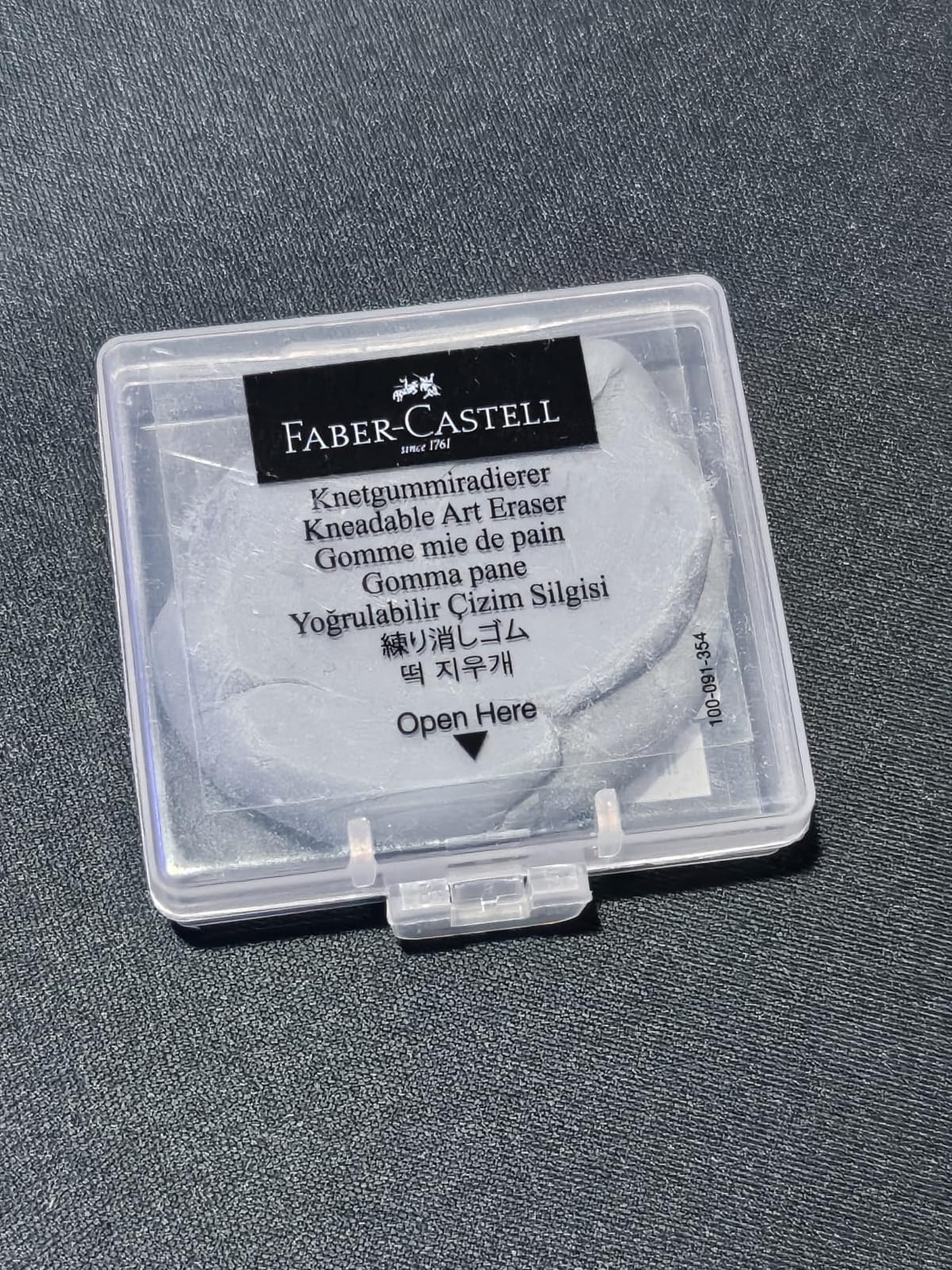 Faber-Castell Kneadable Eraser for Artists in Storage Case - Absorbent Kneaded Erasers, Art Eraser 1 Pack, Grey customer photo 2