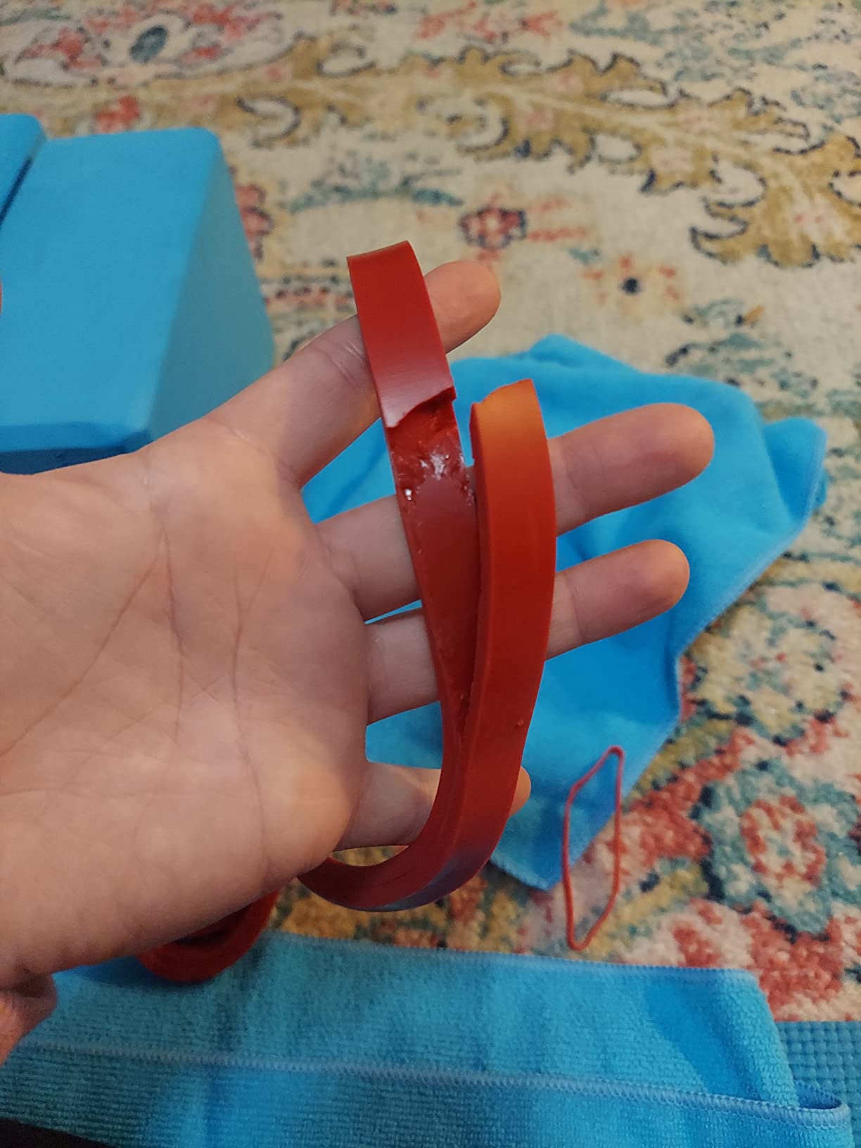 Amazon Basics Resistance Pull-Up Bands for Exercise, Workout, Stretching and Muscle Training customer photo 2