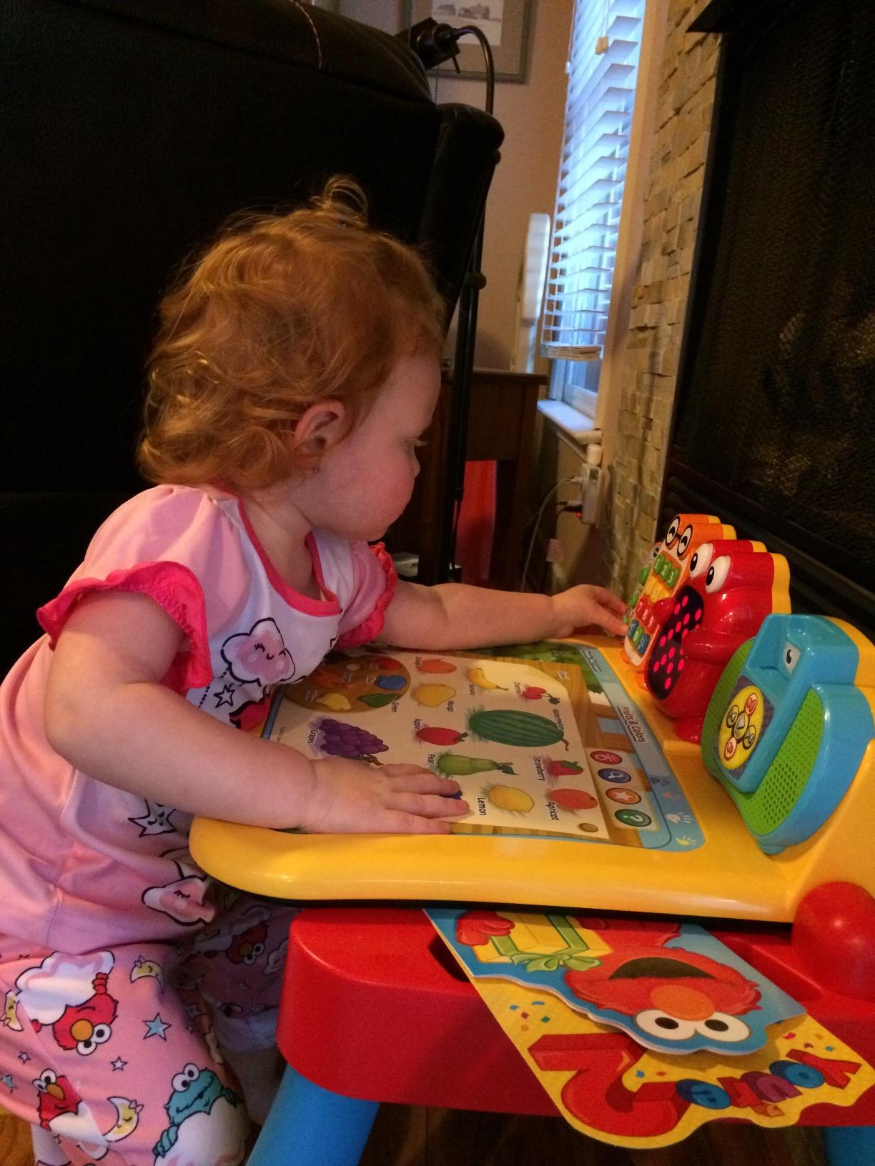 VTech Touch and Learn Activity Desk Deluxe (Frustration Free Packaging) customer photo 2