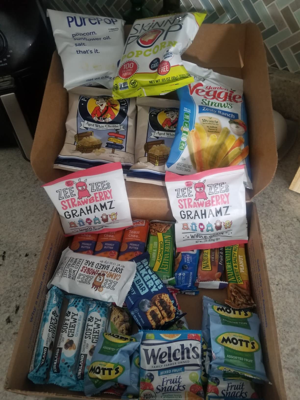 COLLEGEBOX Healthy Snack Box (35 Count) Back to School Variety Pack Care Package Gift Basket Kid Men Women Adult Nuts Health Nutrition Assortment College Graduation customer photo 2