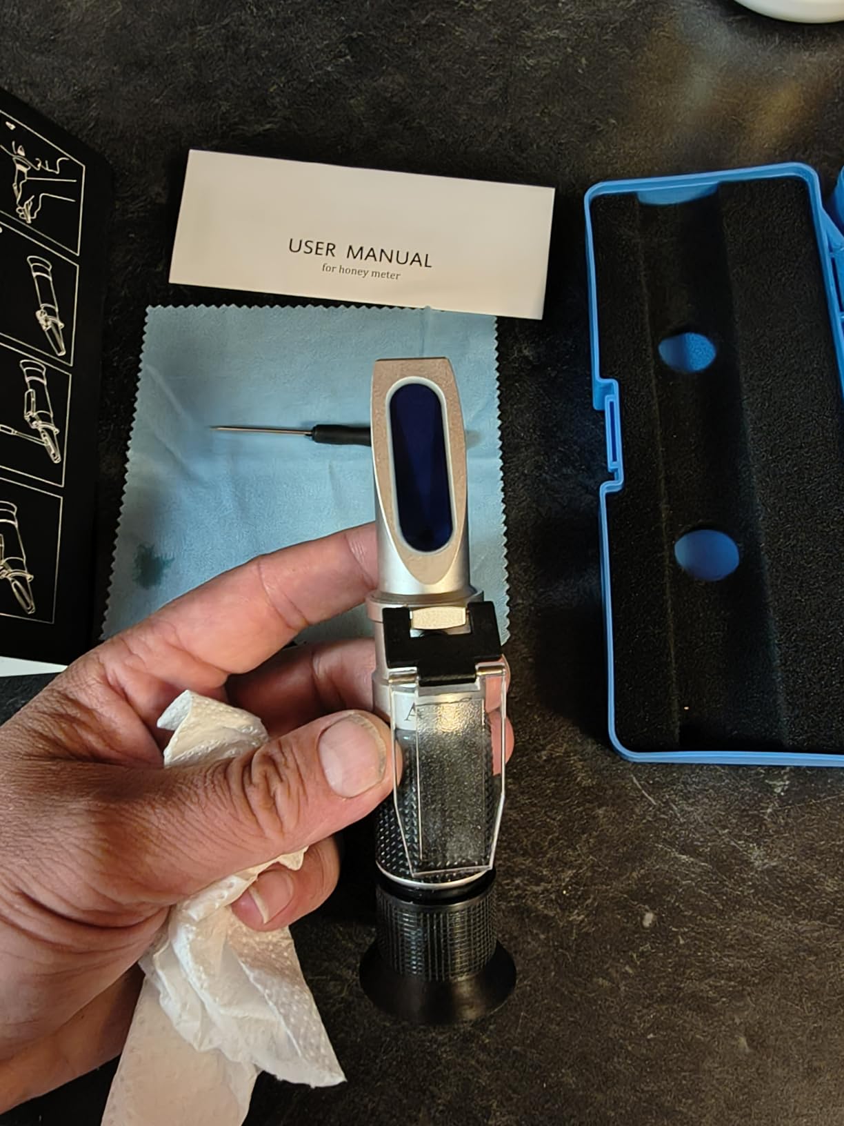 aichose Honey Refractometer for Honey Moisture, Brix and Baume, 3-in-1 Uses, 58-90% Brix Scale Range Honey Moisture Tester, with ATC, Ideal for Honey, Maple Syrup, and Molasses, Bee Keeping Supplies customer photo 2