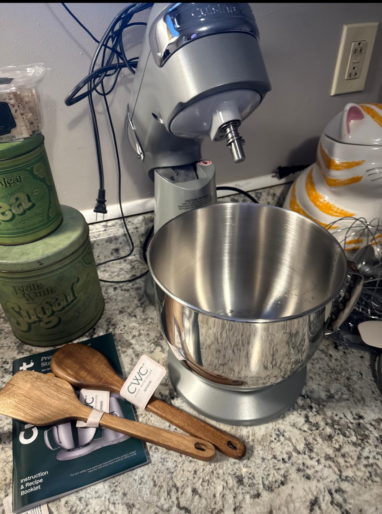 Cuisinart Stand Mixer, 12 Speed, 5.5 Quart Stainless Steel Bowl, Chef’s Whisk, Mixing Paddle, Dough Hook, Splash Guard w/ Pour Spout, Ruby Red, SM-50R, Manual customer photo 1