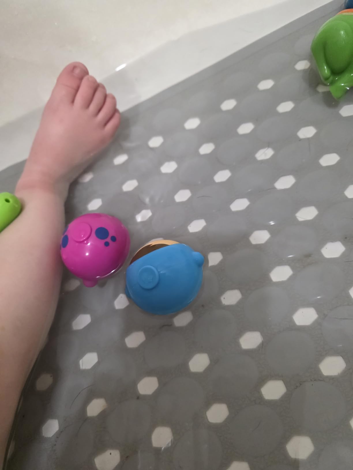 Munchkin® Fishin'™ Magnetic Baby and Toddler Bath Toy, 4pc Set customer photo 1