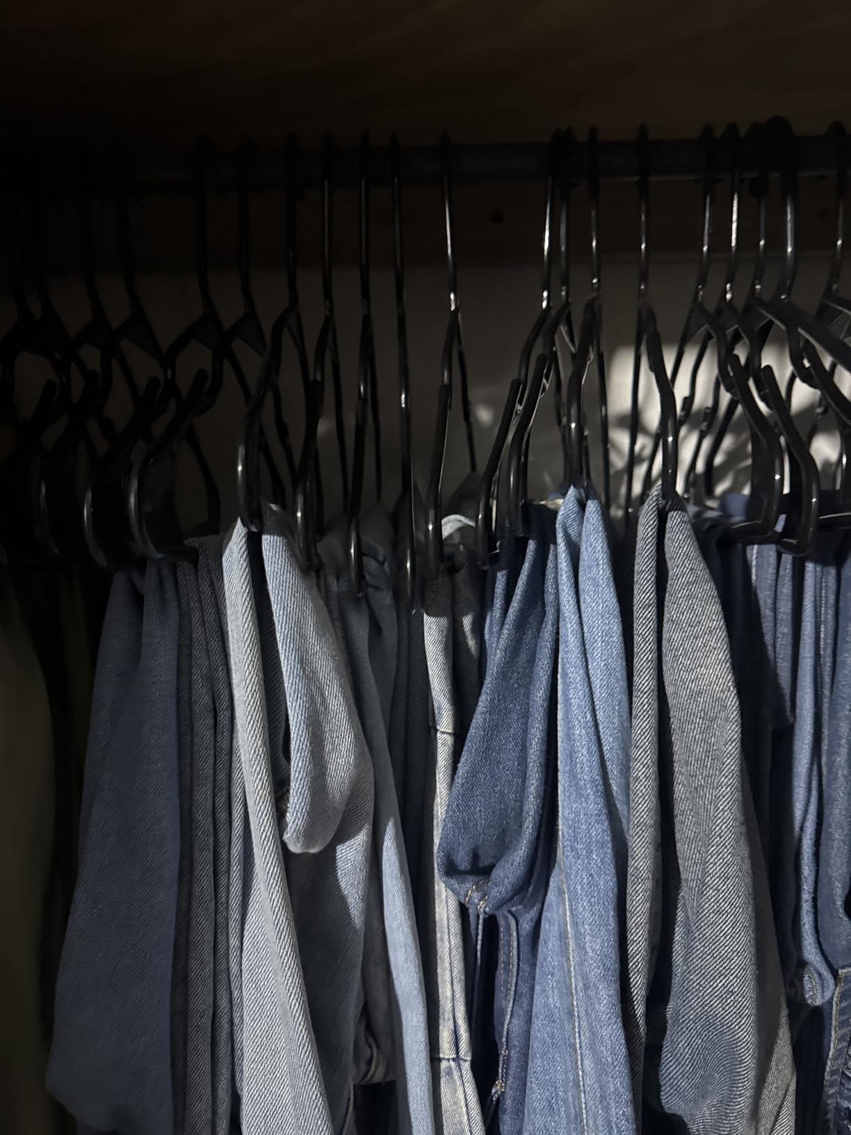 Utopia Home Plastic Hangers 50 Pack – Space Saving Clothes Hanger White customer photo 2