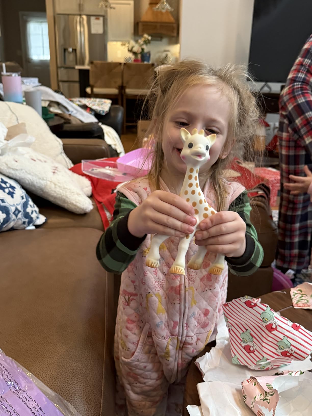 Sophie la girafe Original Teether for Babies, Natural Rubber, Soothes Sore Gums, Easy to Grip, Sensory Development, Classic Toy Since 1961 customer photo 2