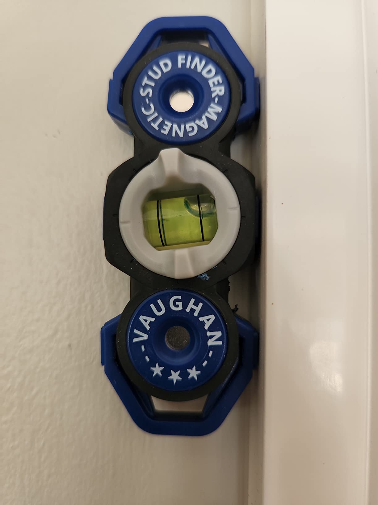 Magnetic Stud Finder and Leveler, Pocket Size and Battery Free customer photo 2