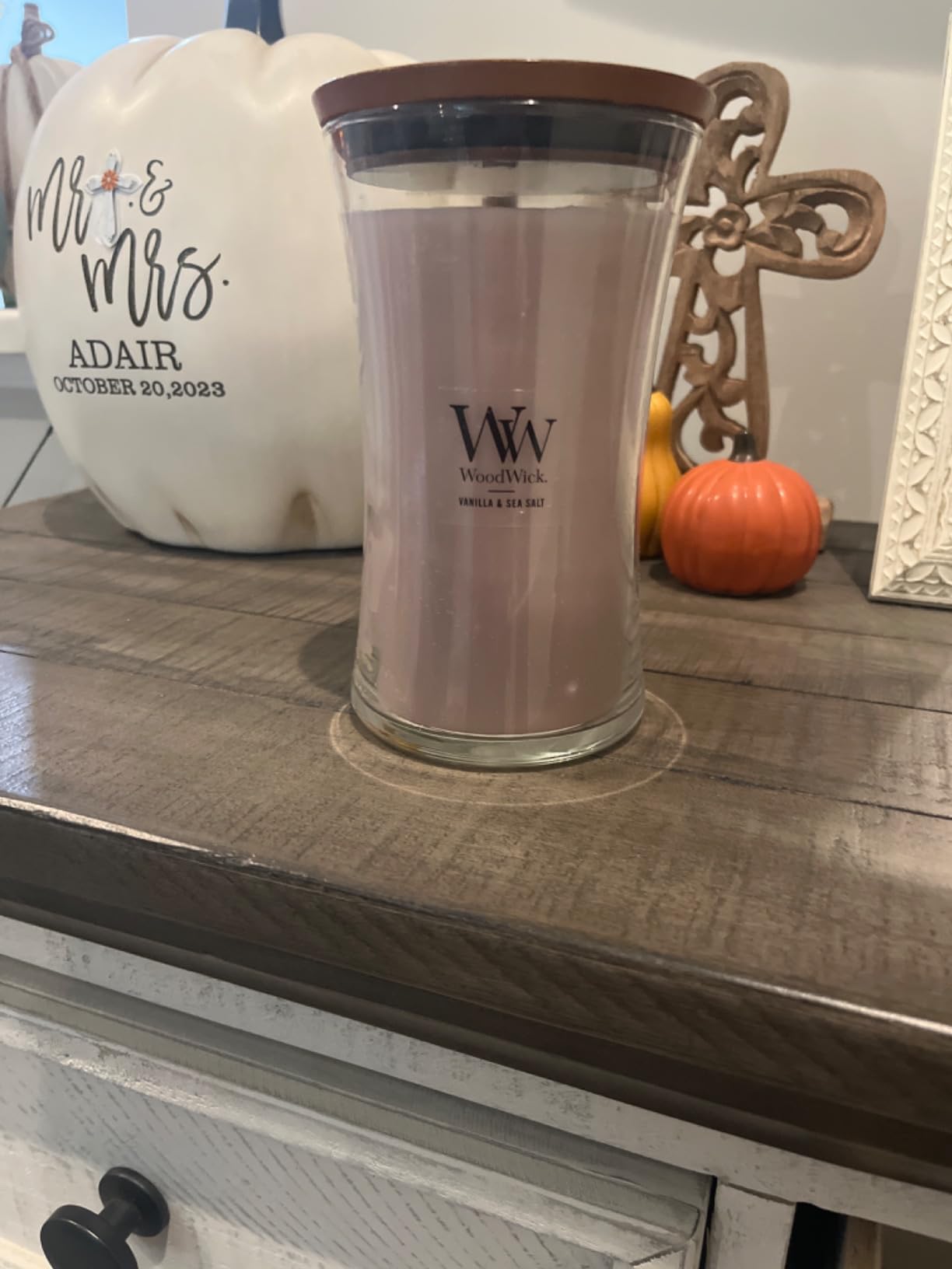 WoodWick Ellipse Scented Candle Vanilla & Sea Salt Scent Crackles as it Burns Up to 50 hours Burn Time Premium Soy blend Perfect for gifting 16oz customer photo 2