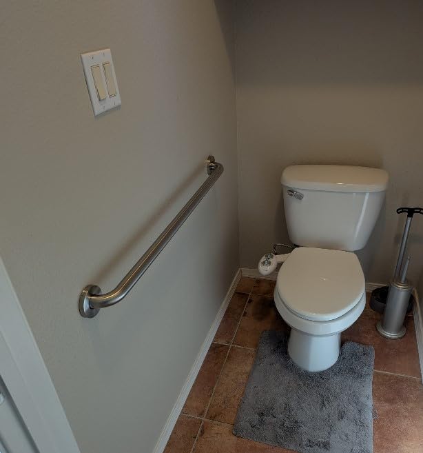 Amazon Basics Bathroom Safety Handicap Grab Bar, 36 Inch Length, 1.25 Inch Diameter, 500LBs Capacity, ADA Compliant, Stainless Steel customer photo 2