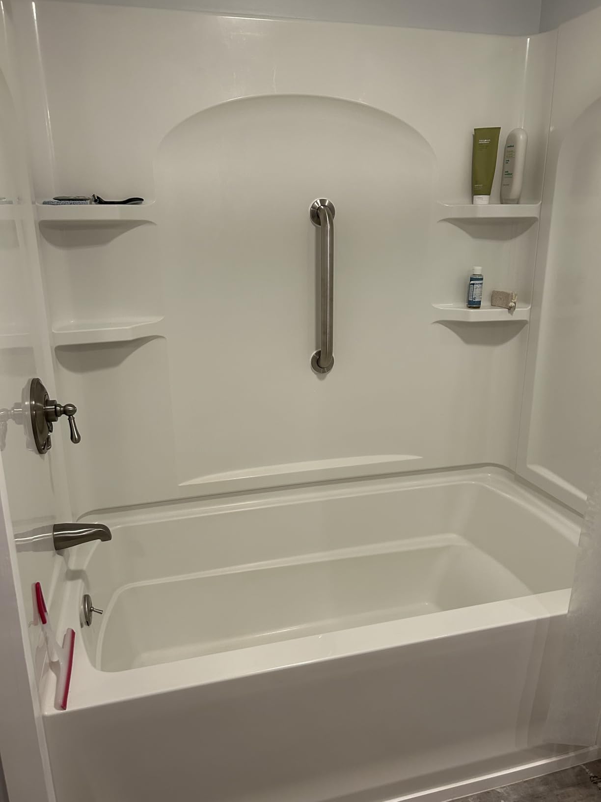 Amazon Basics Bathroom Handicap Safety Grab Bar, 24-inch Length, 1.25 Inch Diameter, Shower, 500LBs Capacity, ADA Compliant, Stainless Steel customer photo 1