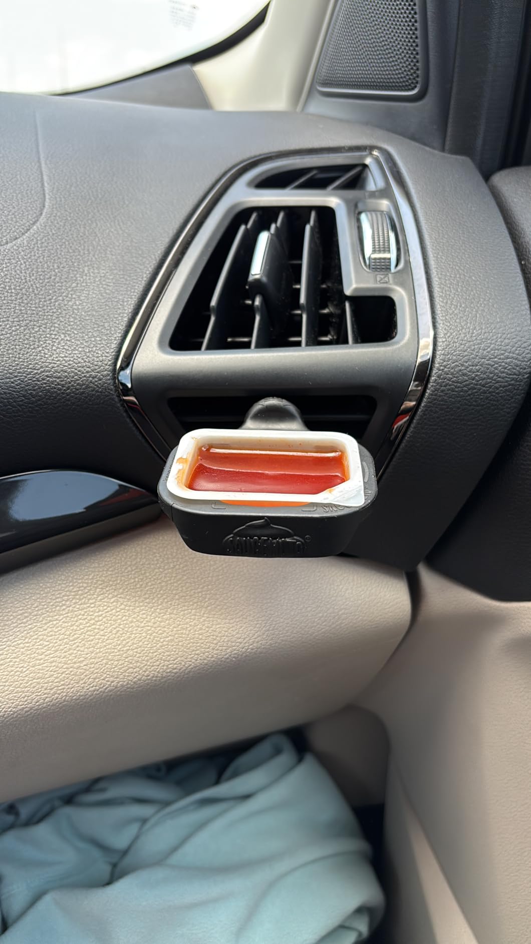 Saucemoto Dip Clip | An in-car sauce holder for ketchup and dipping sauces. As seen on Shark Tank (2 Pack, Black) customer photo 1