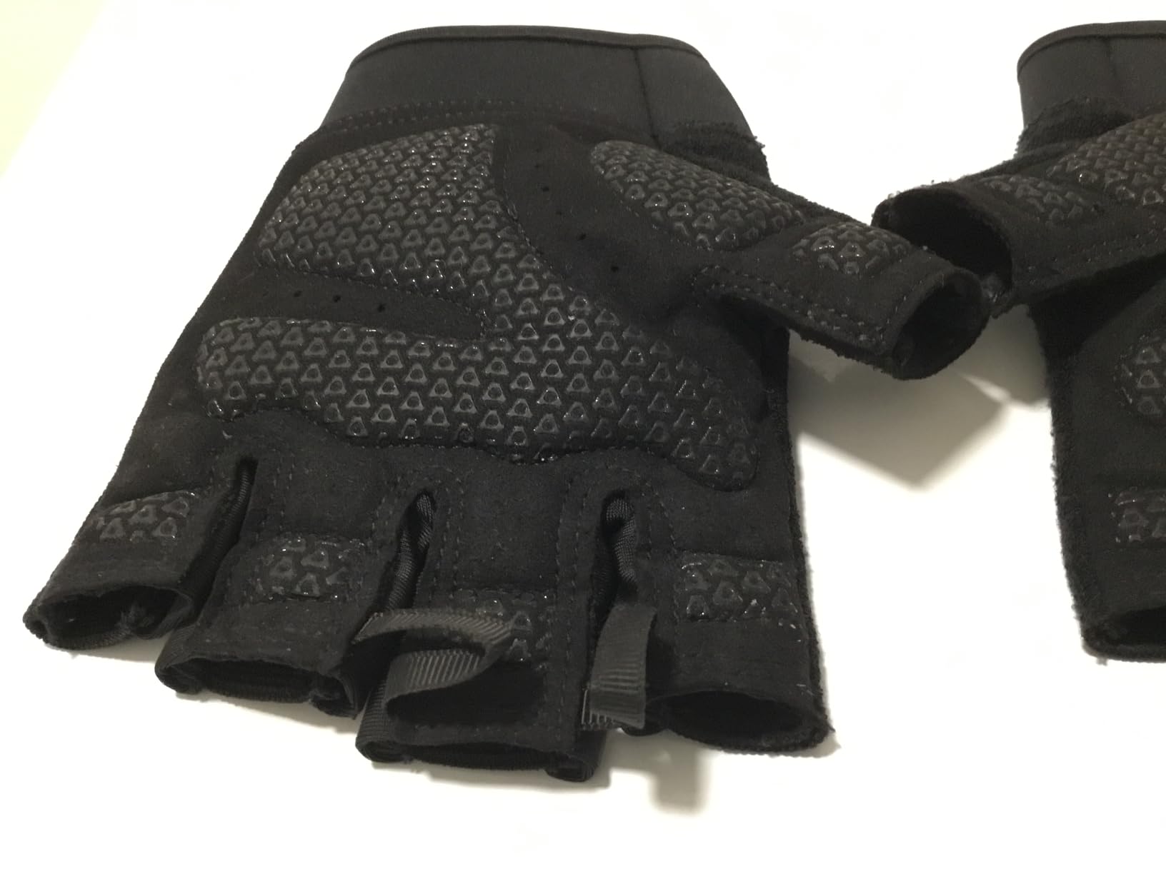 ihuan Ventilated Weight Lifting Gym Workout Gloves with Wrist Wrap Support for Men & Women, Full Palm Protection, for Weightlifting, Training, Fitness, Hanging, Pull ups customer photo 2