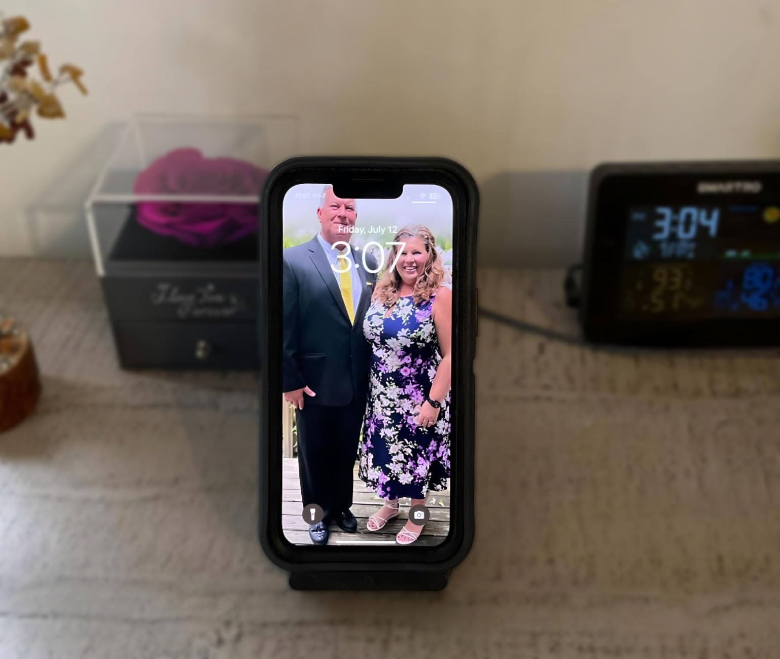 Anker 313 Qi-Certified 10W Max Wireless Charger Stand | Fast Power for iPhone 15 / 14 / 13 / 12 / 11 / X / 8, Galaxy S23 / S22, and More customer photo 1