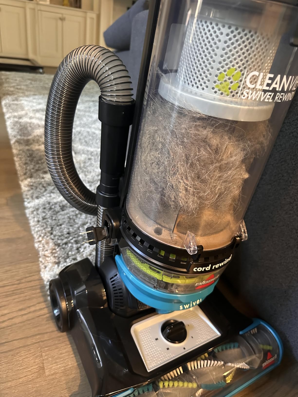 Bissell 2254 CleanView Swivel Rewind Pet Upright Bagless Vacuum, Automatic Cord Rewind, Swivel Steering, Powerful Pet Hair Pickup, Specialized Pet Tools, Large Capacity Dirt Tank, Teal customer photo 1