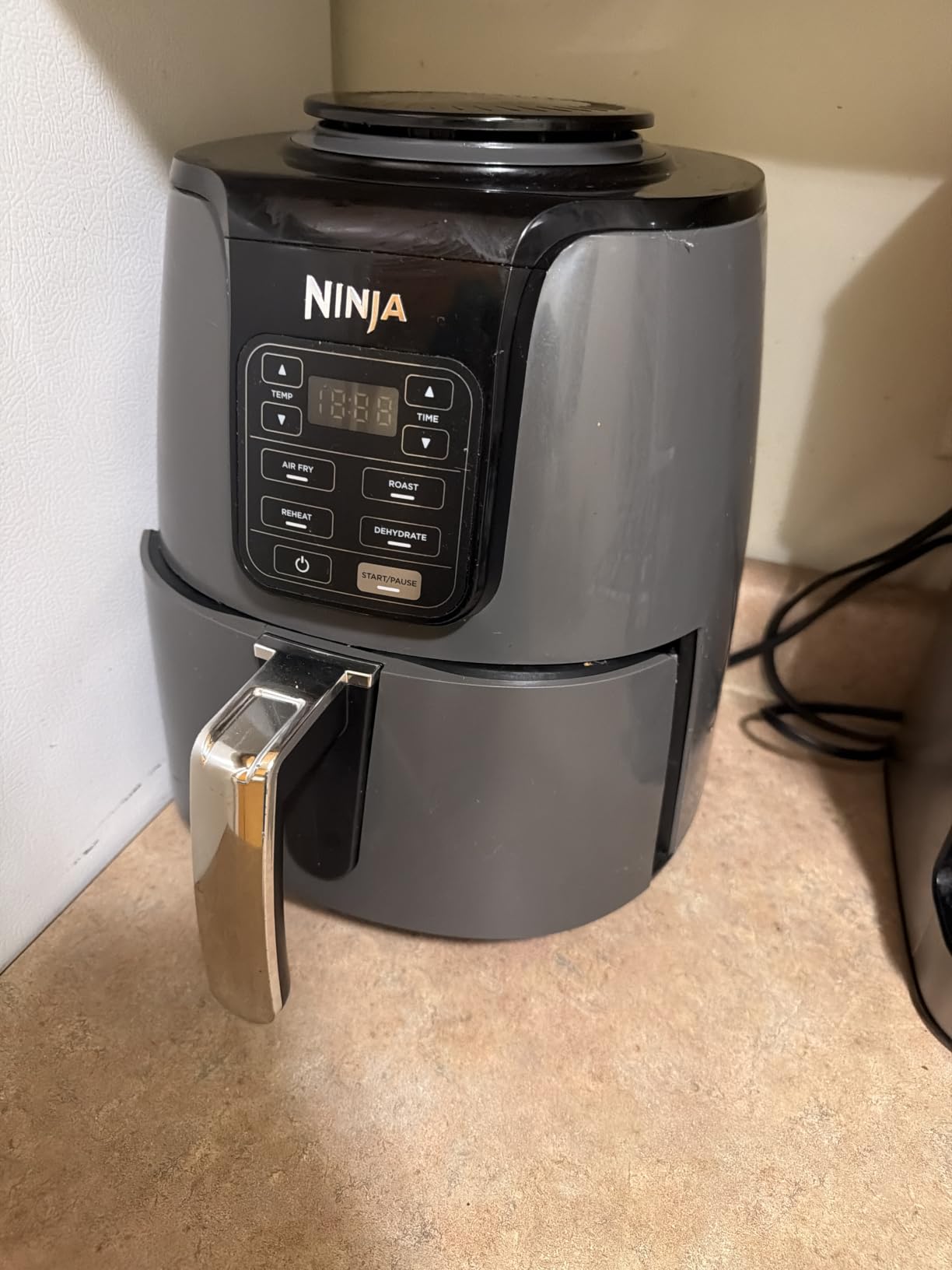Ninja AF101 Air Fryer, 4 Qt Capacity, 4-in-1 Crisp, Roast, Reheat, Dehydrate, Dishwasher Safe Parts, 105°F-400°F, 1550 Watt, Grey customer photo 1