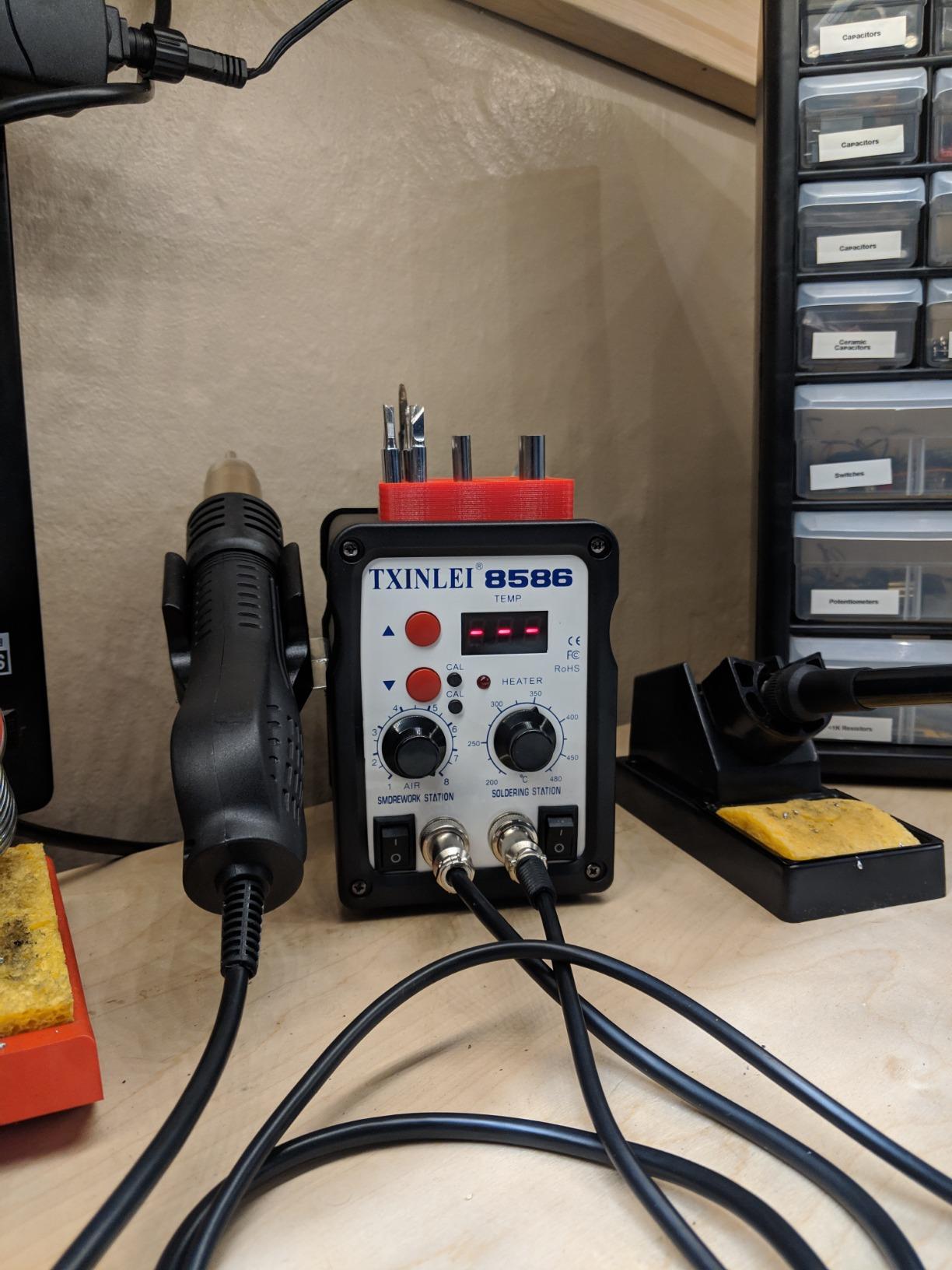 8586 110V Solder Station, 2 in 1 Digital Display SMD Hot Air Rework Station and Soldering Iron, 12pcs Different Soldering Tips, Tweezers,Desoldering Pump,700W 480℃ customer photo 1