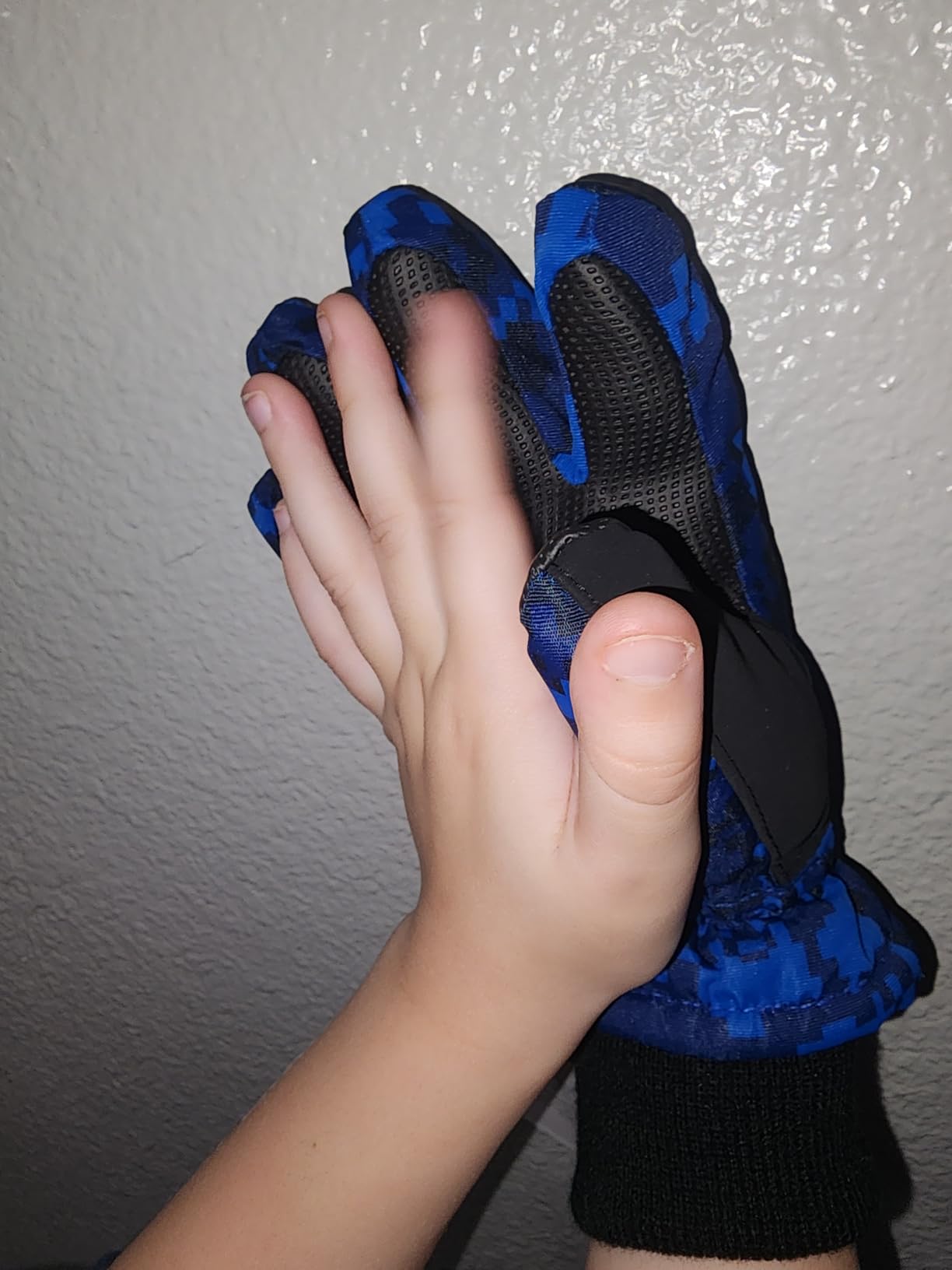 N'Ice Caps Kids Waterproof Winter Thinsulate Warm Gloves customer photo 2
