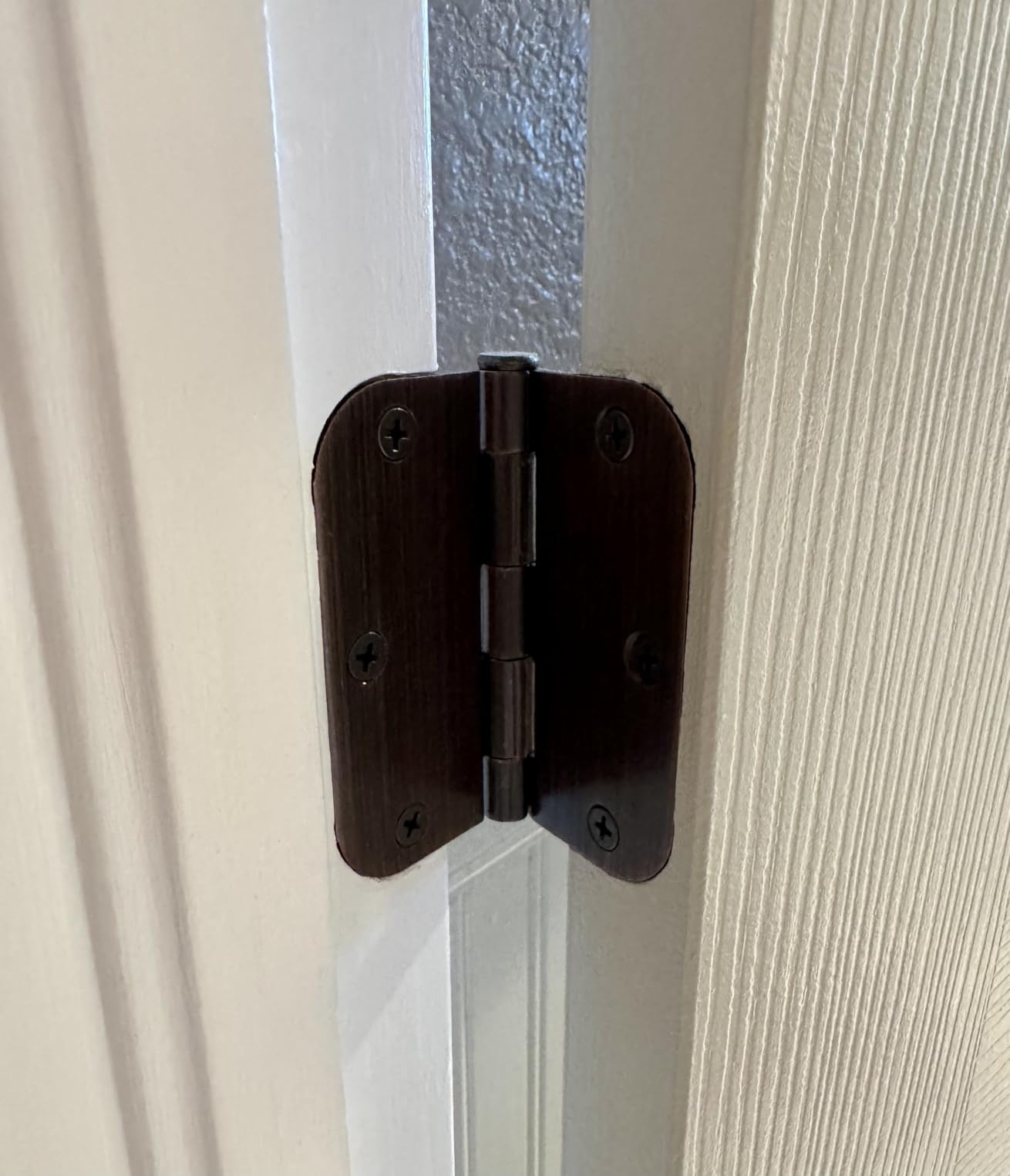 Amazon Basics Sturdy Rounded 5/8 Radius Interior Door Hinges with Included Screws, 3.5