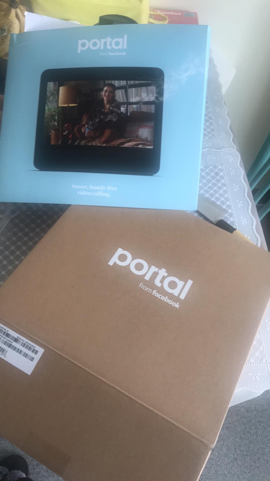 Portal from Facebook. Smart, Hands-Free Video Calling with Alexa Built-in (Gen 1) customer photo 1