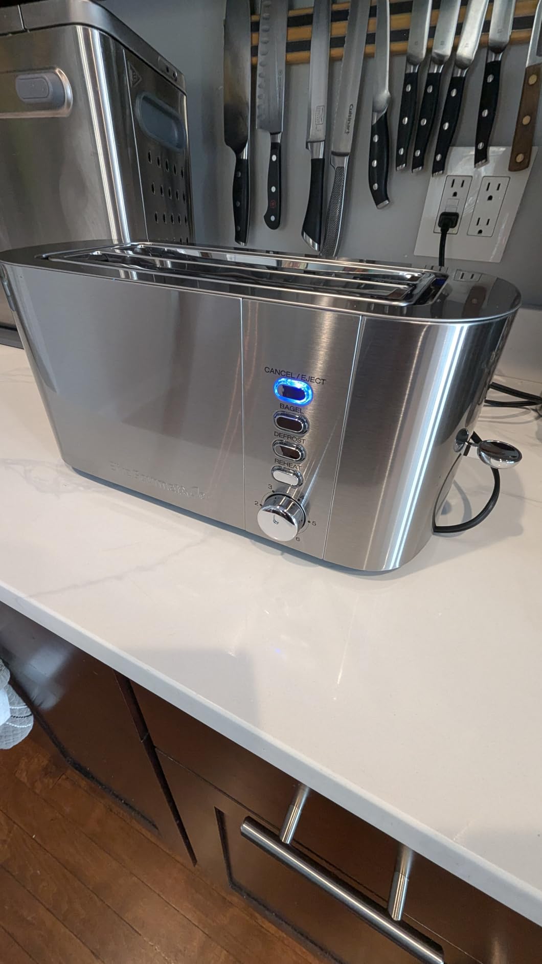Elite Gourmet 4-Slice Long Slot Toaster, Extra-Wide Slots, 6 Browning customer photo 1