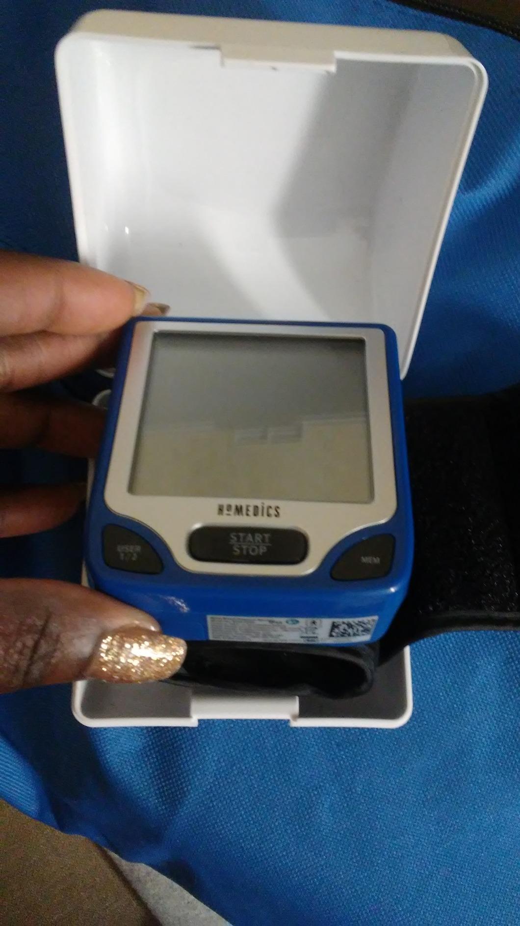 Homedics Blood Pressure Monitor, Automated Wrist Blood Pressure Machine for Home use with Easy One-Touch Operations. Stores up to 120 Readings (60 Readings per 2 Users). Cuff and Storage Case Included customer photo 2