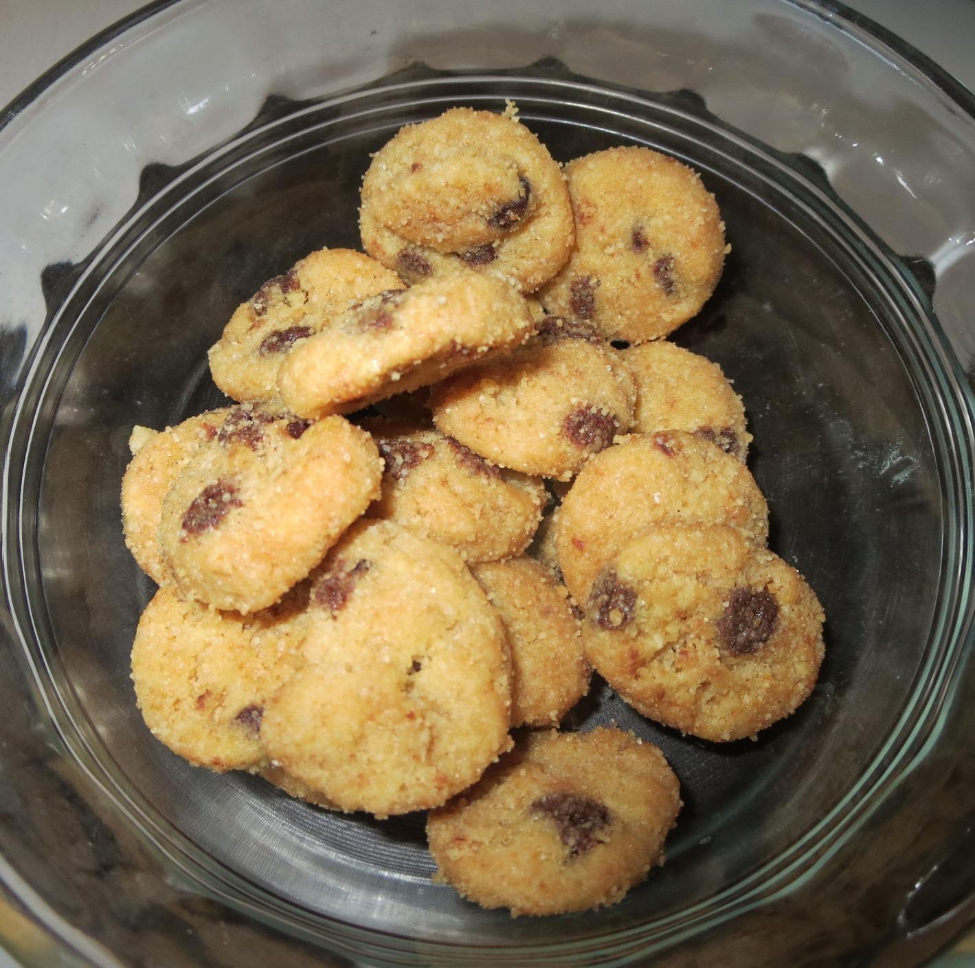 HighKey Keto Chocolate Chip Mini Cookies - Gluten Free Sugar Free Cookies Keto Snack Low Carb Snacks Healthy Protein Diabetic Dessert Food Low Sugar Treat Diet Friendly Sweets 3 Pack + Arcade customer photo 2