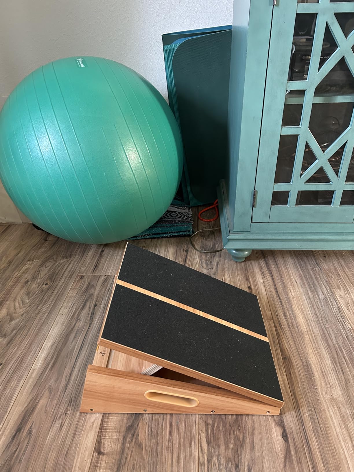 StrongTek Wooden Slant Board, Adjustable Incline, Side Handles, Non-Slip customer photo 1