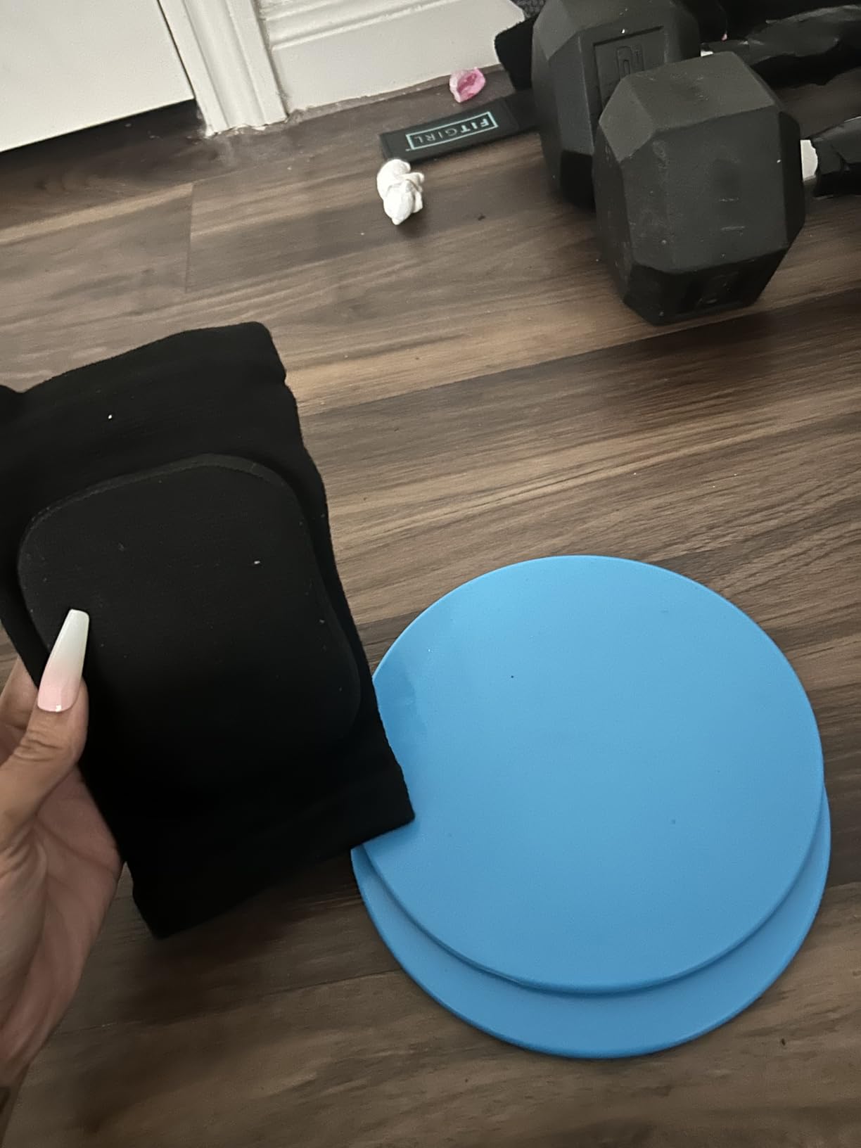 A AZURELIFE Exercise Core Sliders, Dual Sided Exercise Gliding Discs Use on Carpet or Hardwood Floors, Light and Portable, Perfect for Abdominal&Core Workouts customer photo 2