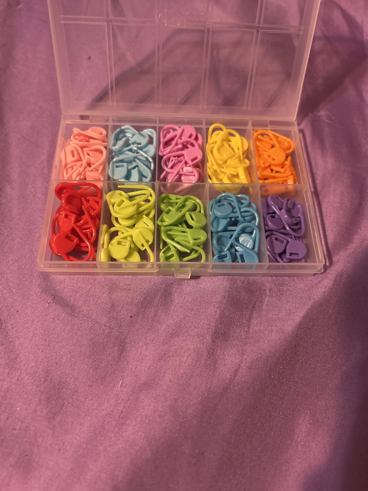 Meikeer 150PCS Locking Stitch Markers with Storage Box, 10 Colors customer photo 1
